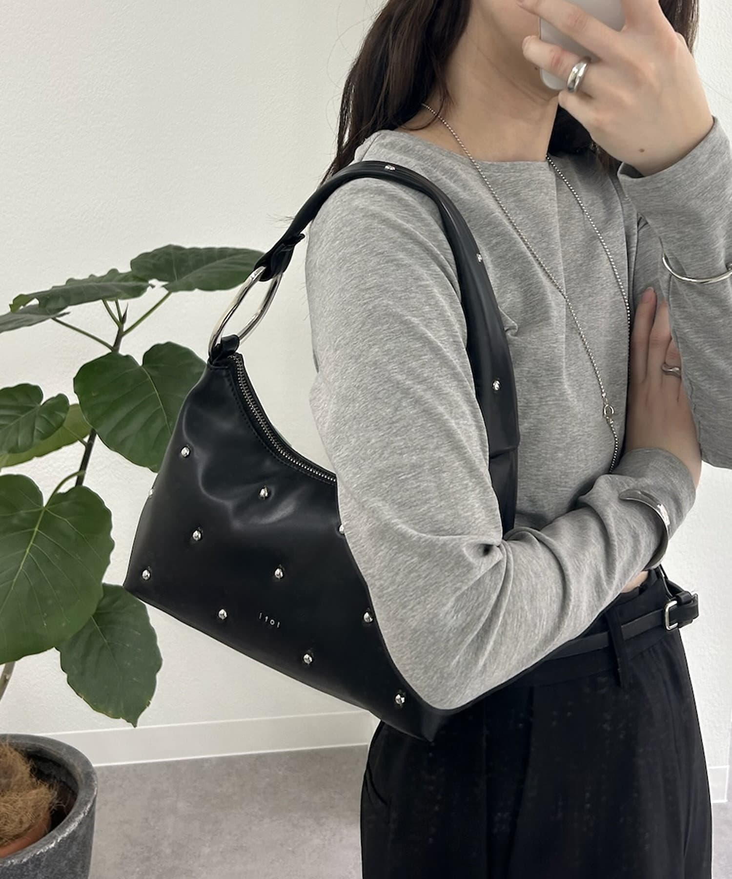 mystic(ミスティック) レディース 【3/8 12:00～予約10%OFF】loti スタッズホーボーBAG ブラック