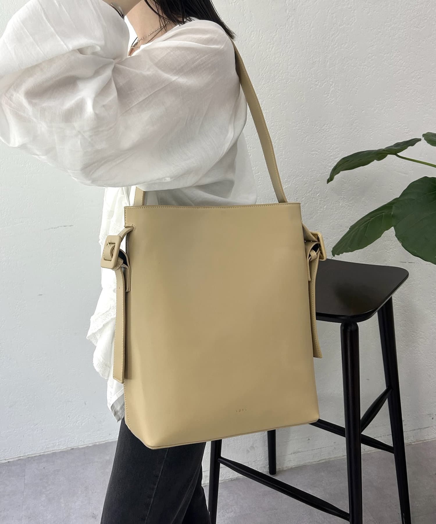 mystic loti サイドベルトワンハンドルトート 新品未使用 loti サイドベルトワンハンドルトート | mystic(ミスティック
