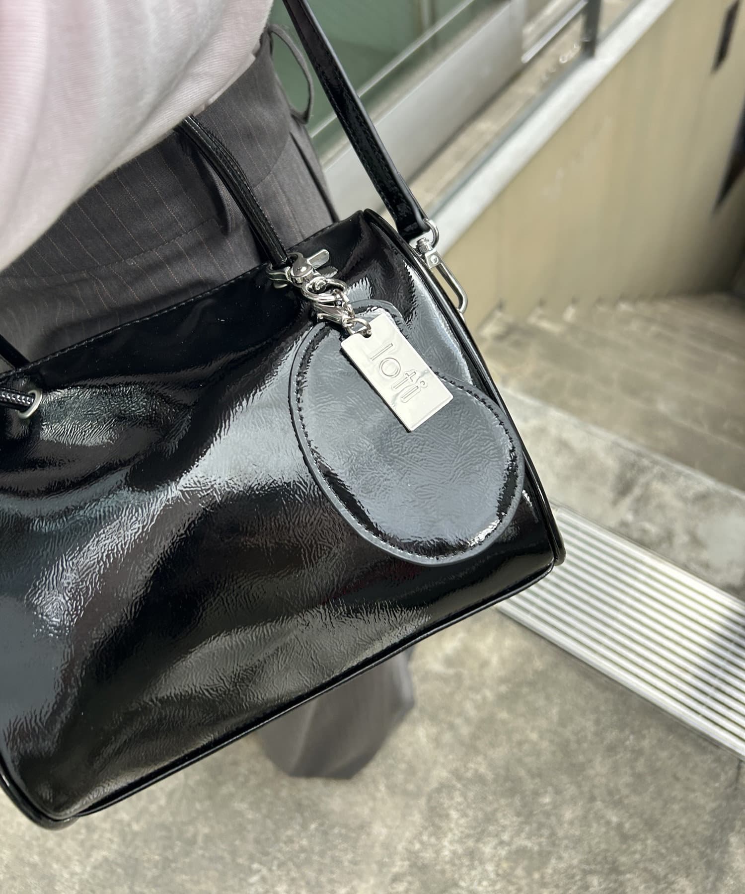 mystic(ミスティック) loti エナメルボストンBAG