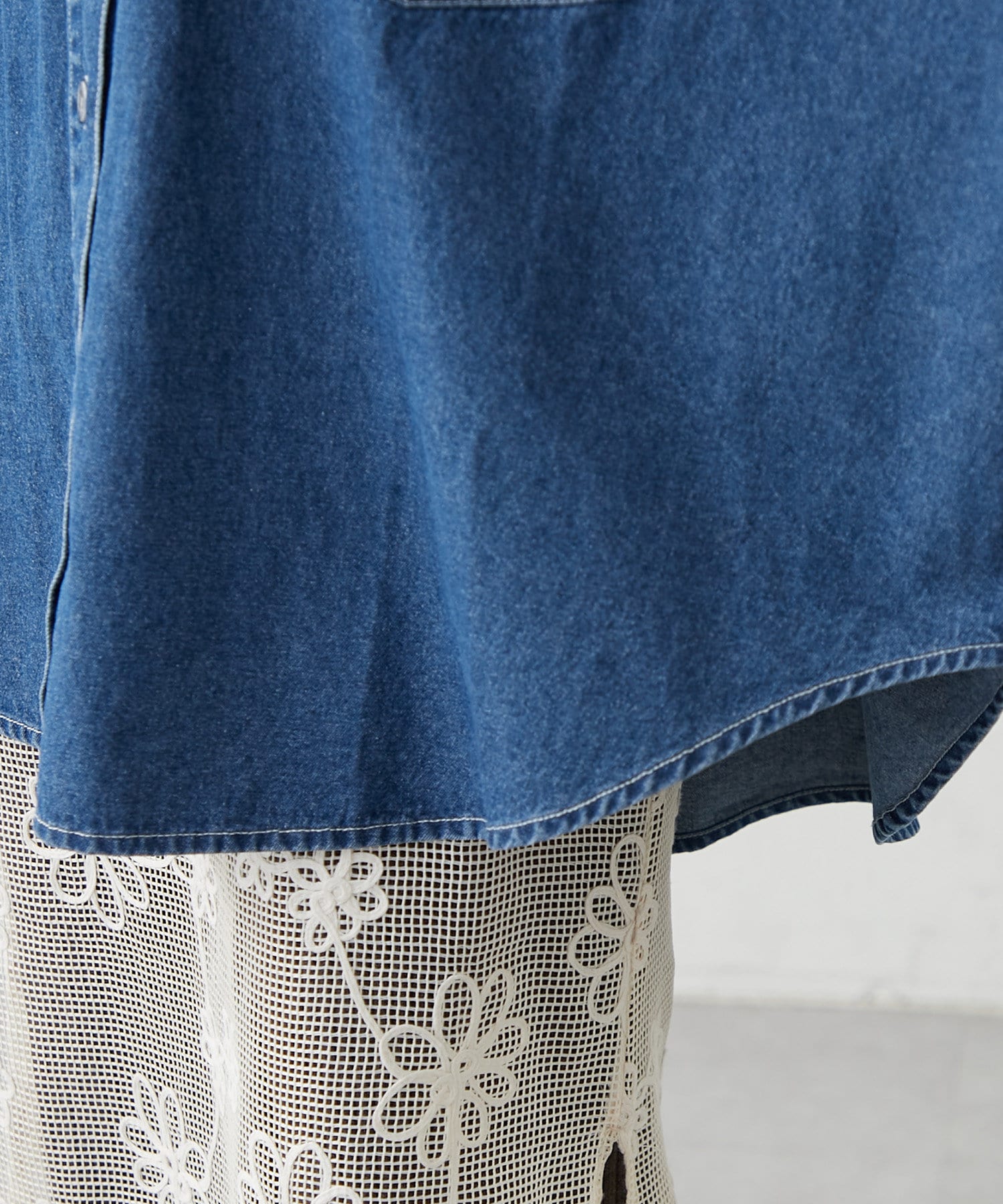 Remind me and forever(リマインドミーアンドフォーエバー) 【新色登場！】【@_misato___セレクト】ロゴ刺繍デニムシャツ