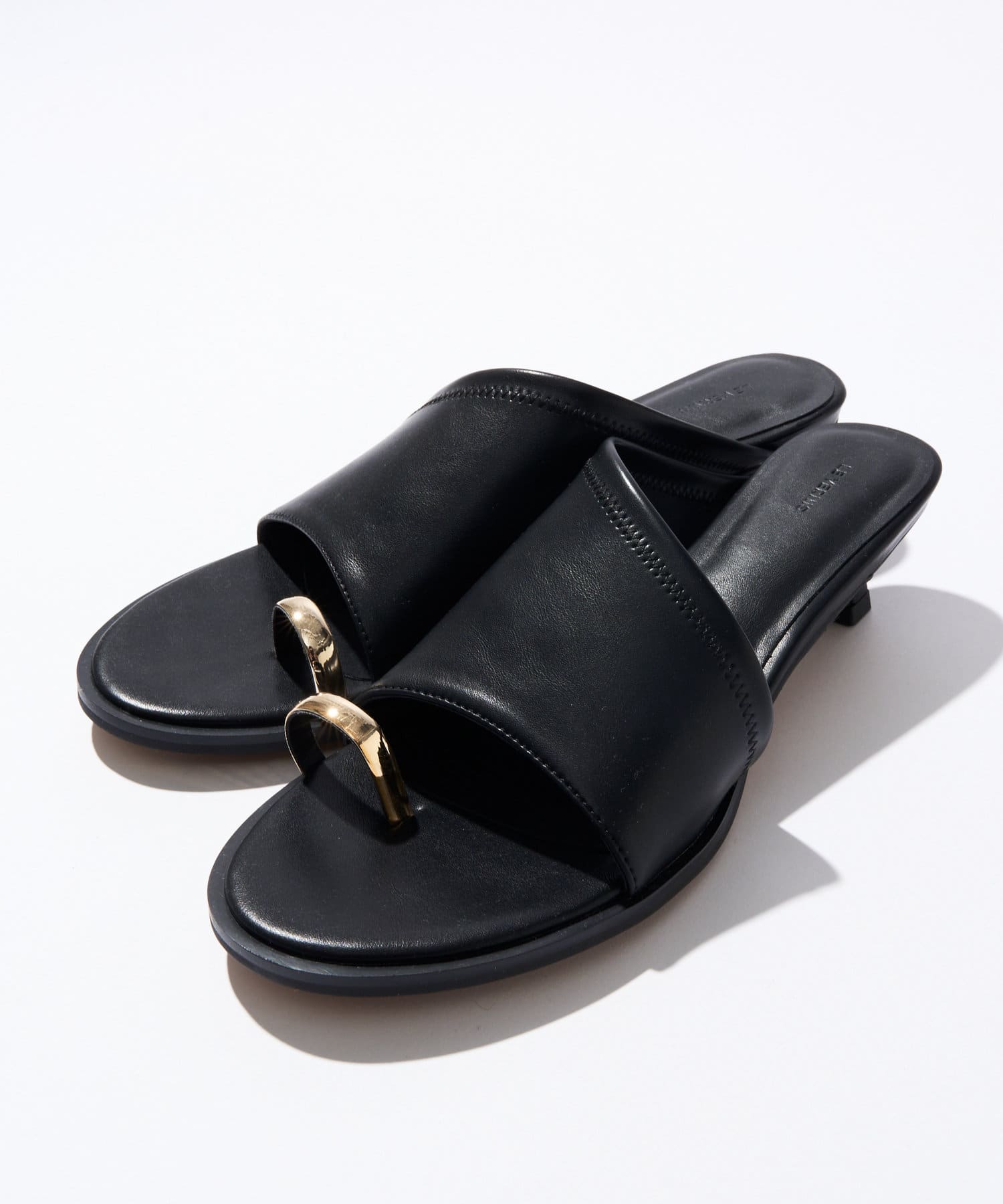 un dix cors(アンディコール) 【LE VERNIS(ル・ベルニ)】Toe ring sandals