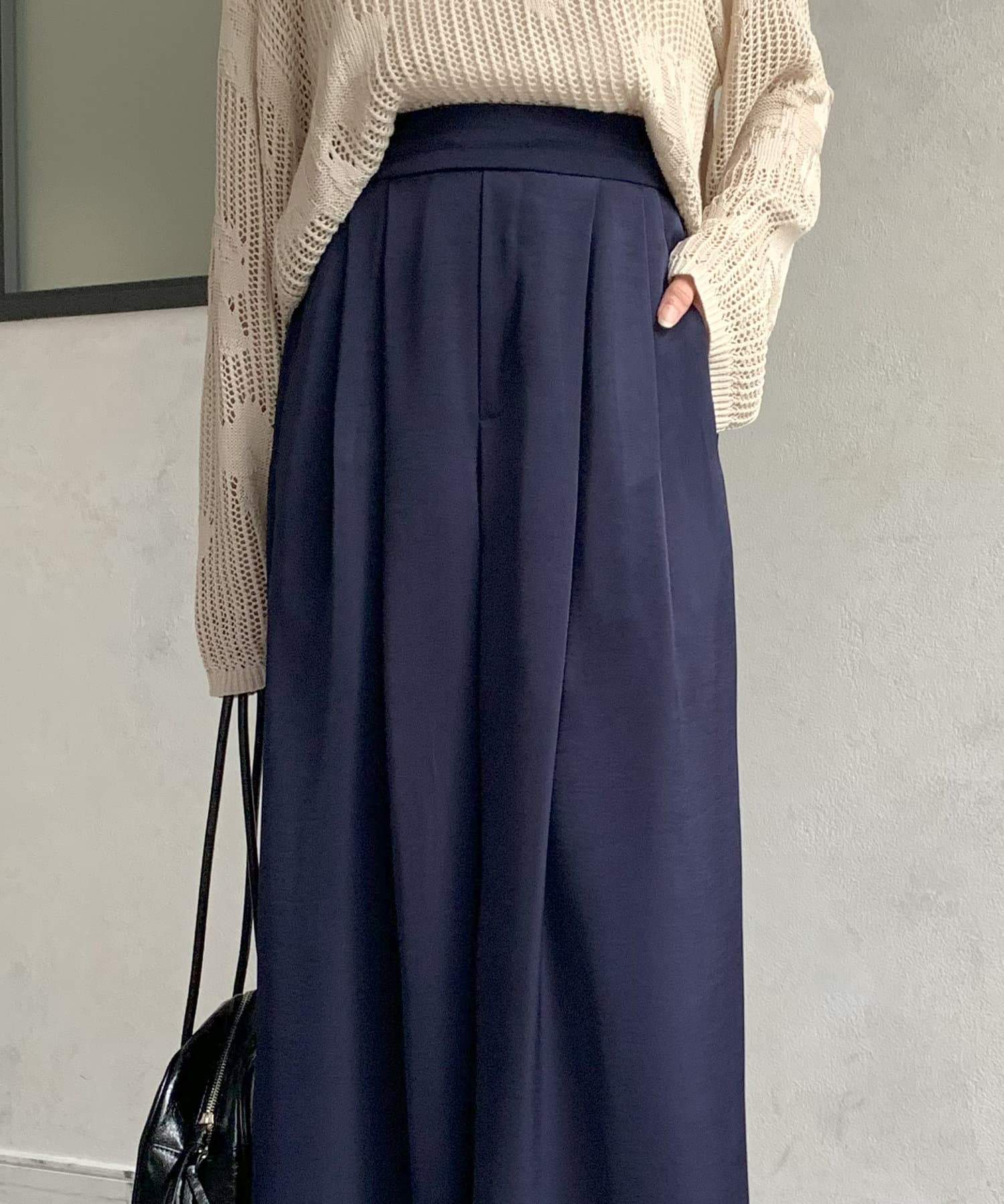 Thevon.(ゼヴォン) サテンタックパンツ