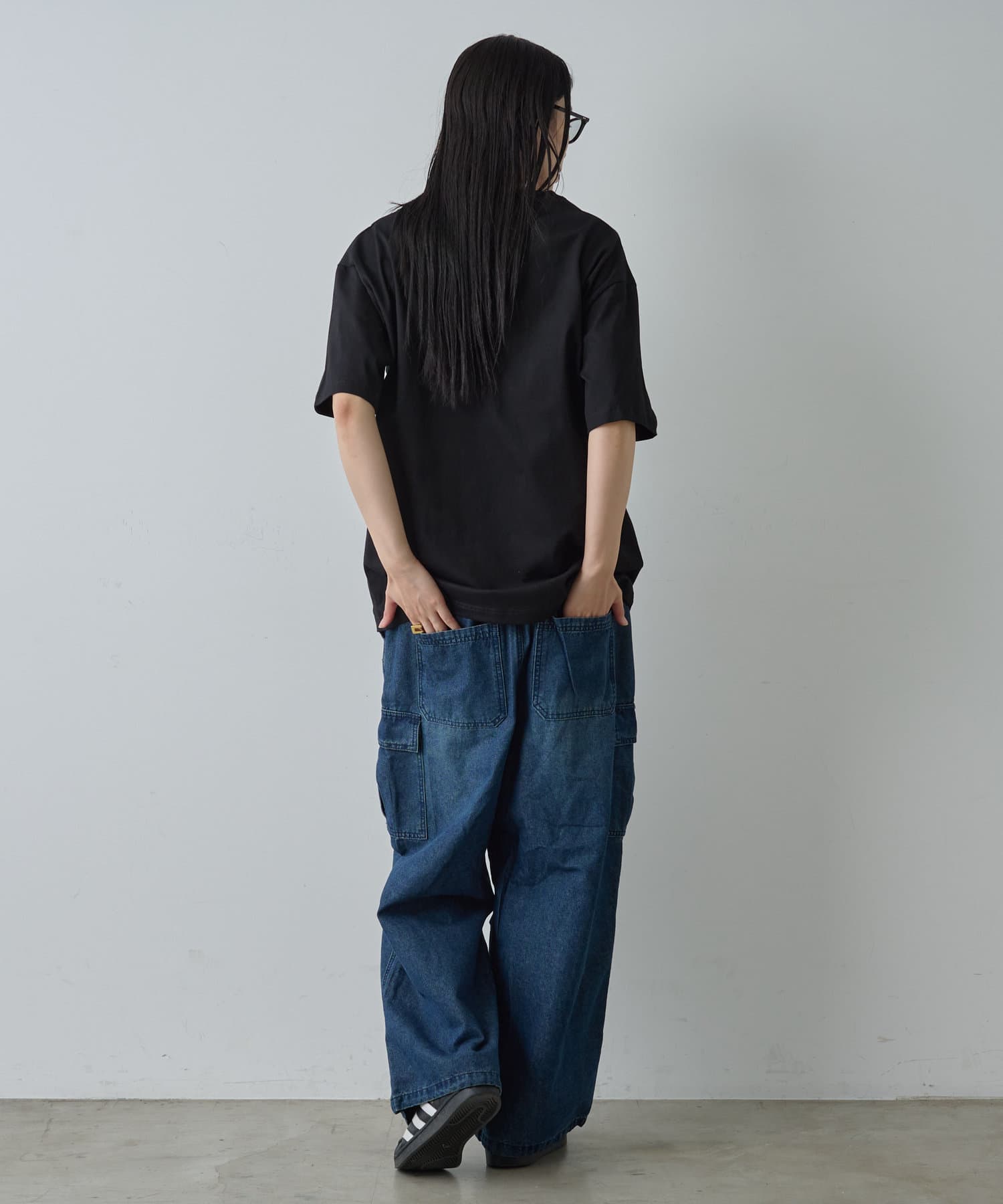 COLONY 2139(コロニー トゥーワンスリーナイン) ボックスロゴプリントTシャツ