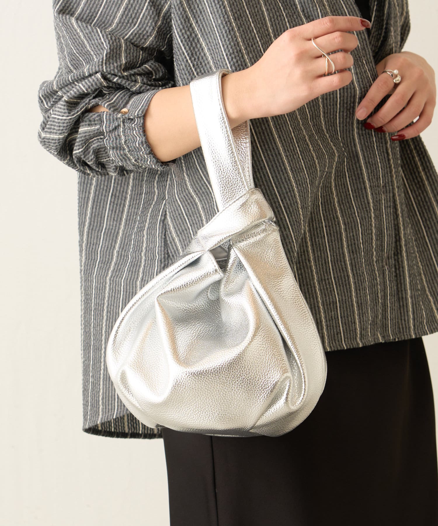 Jena　espace merveilleux(ジェナ　エスパスメルヴェイユ) ワンハンドルラウンドバッグ