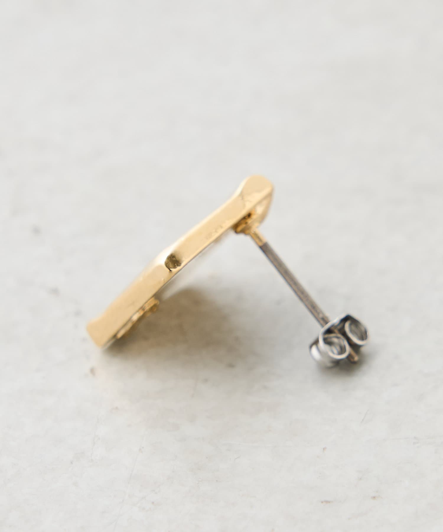 Jena　espace merveilleux(ジェナ　エスパスメルヴェイユ) ミニスクエアピアス