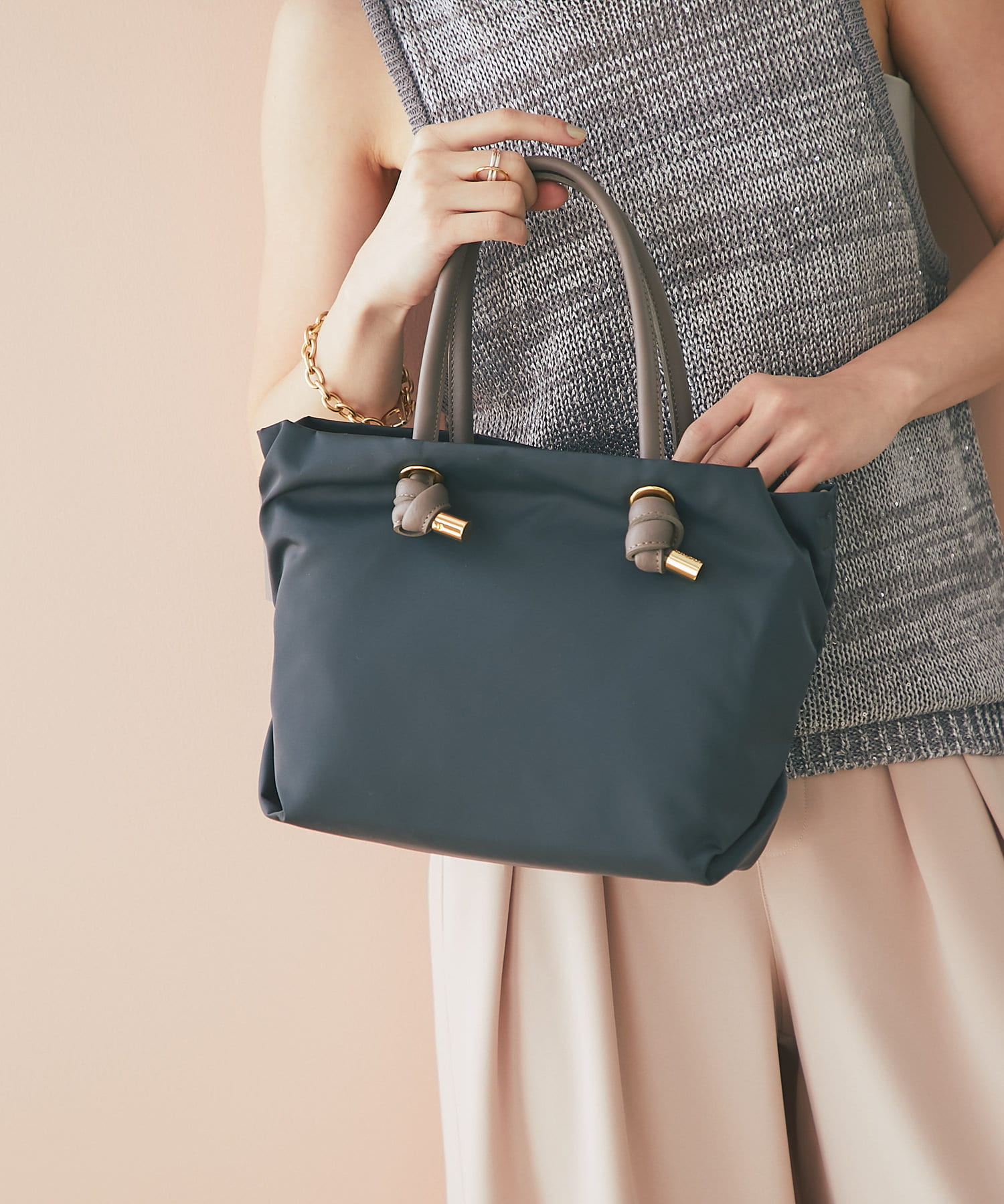 La boutique BonBon(ラブティックボンボン) 【ヴィオラドーロ】ストラップ付ノットハンドルナイロントート