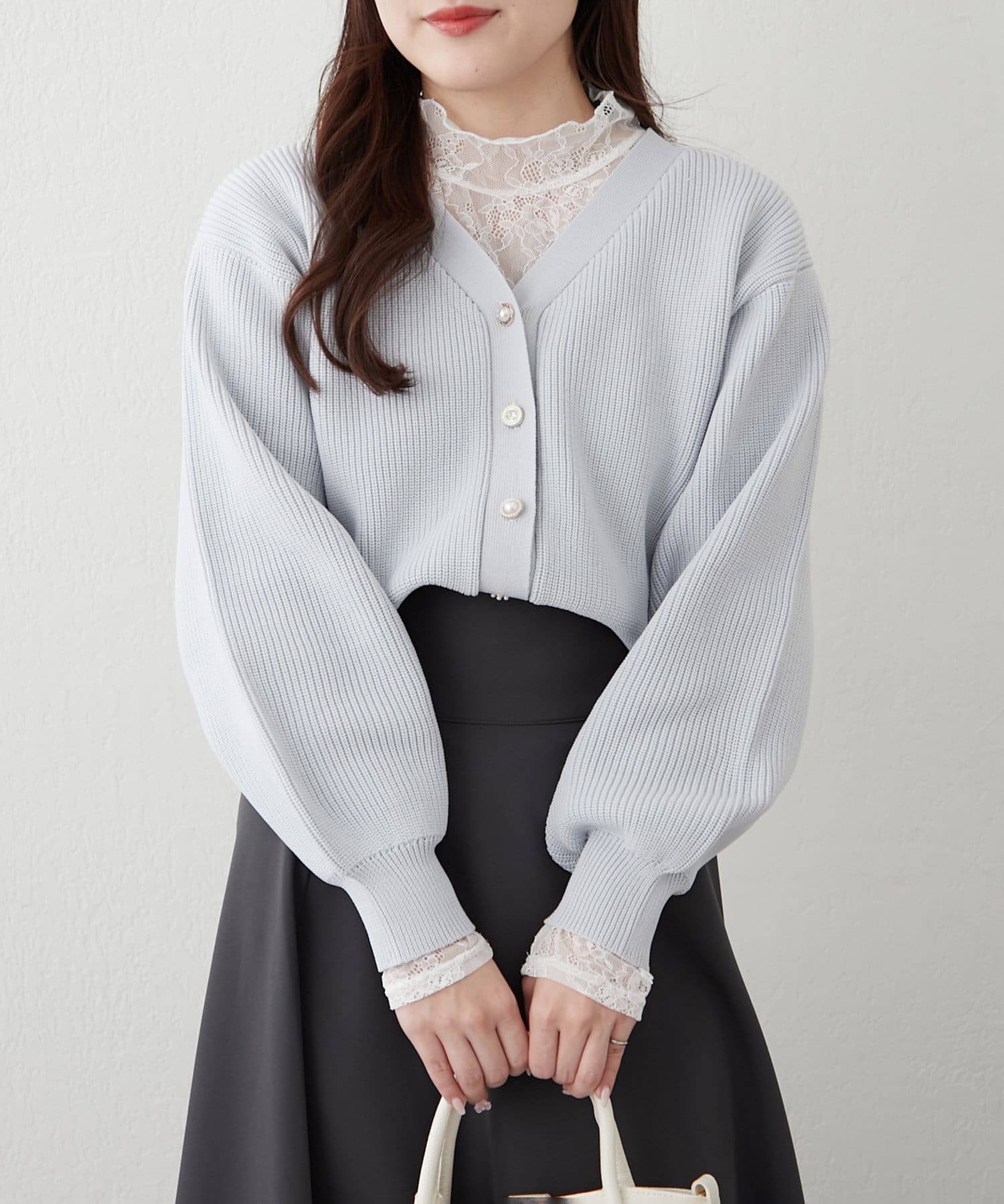 NICE CLAUP / OLIVE des OLIVE OUTLET(ナイスクラップ  / オリーブ デ オリーブ アウトレット) エアリーニットキラキラ釦カーディガン