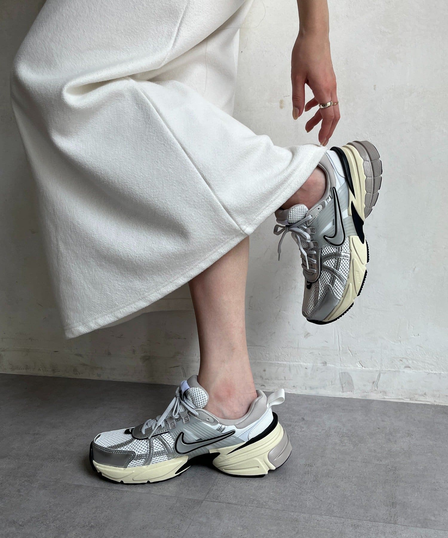 NIKE/ナイキ】 ウィメンズ V2K ラン | DOUDOU(ドゥドゥ)レディース