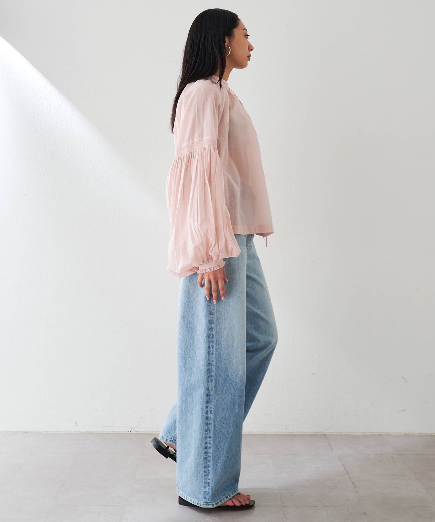 Whim Gazette(ウィム ガゼット) 【一部店舗＆WEB限定カラーあり】ローンギャザーブラウス