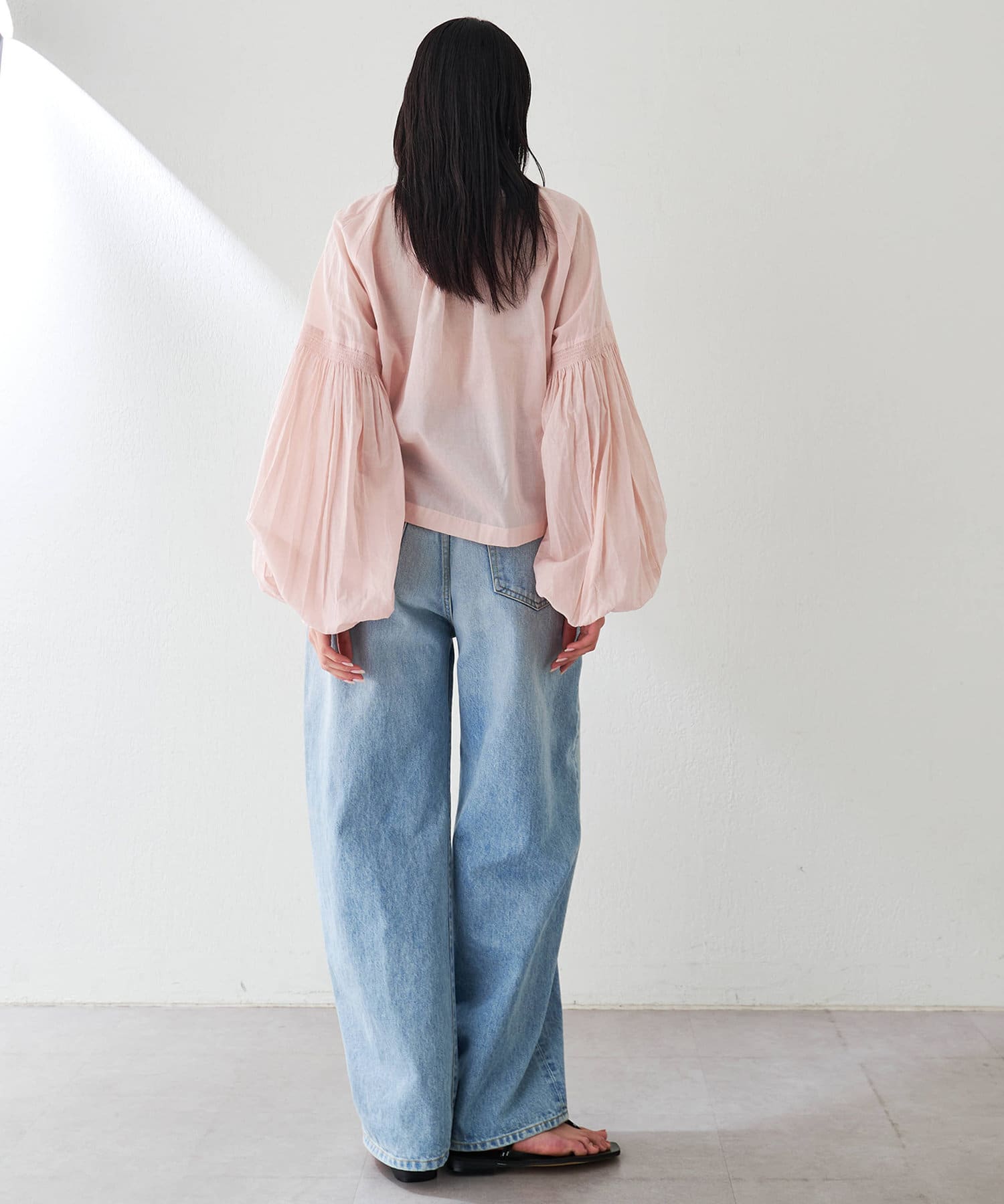 Whim Gazette(ウィム ガゼット) 【一部店舗＆WEB限定カラーあり】ローンギャザーブラウス