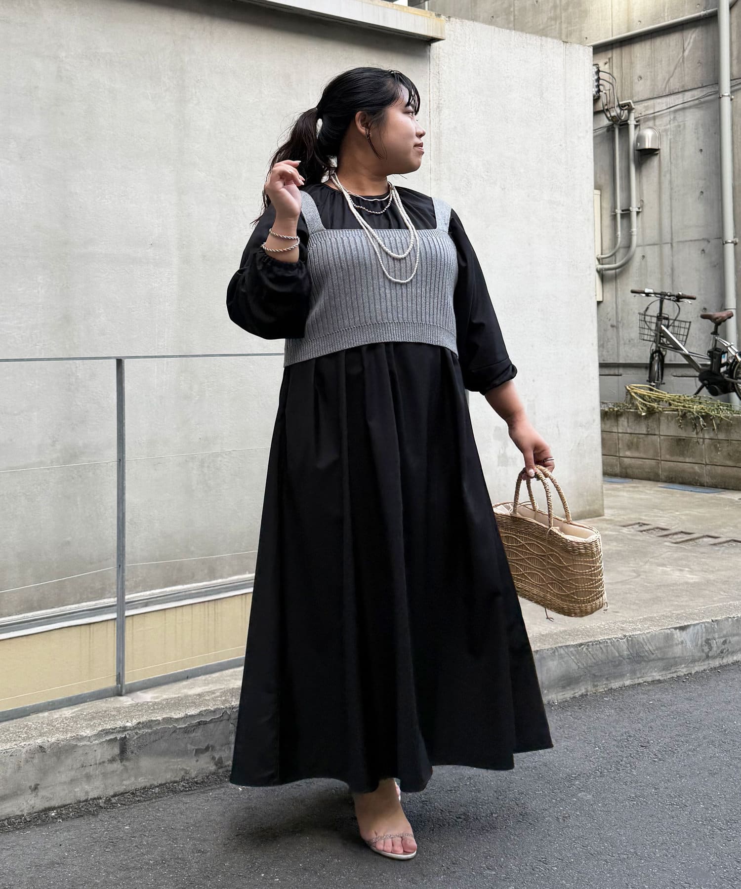 【さわ企画】【さわワンピ】3wayで使えるオトナ可愛いワンピース​－商品ポイント－・大人可愛いが叶う！ベーシックなワンピースとニットベストのセットアイテム。・一枚で着てもサマになるシンプルなデザインの