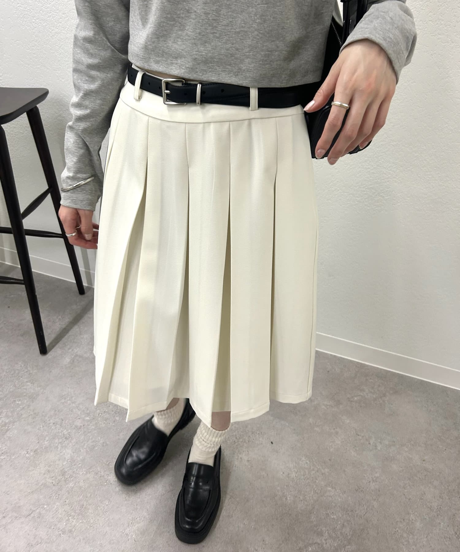 mystic(ミスティック) ベルト付きプリーツミドルスカート