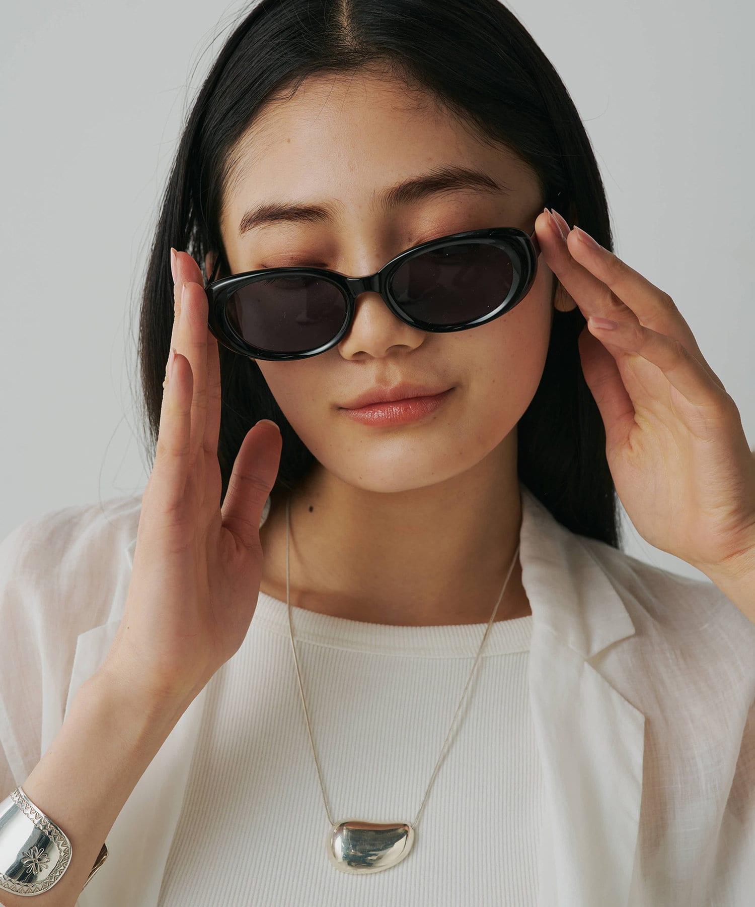 新品Whim Gazette ウィム ガゼットTHE PAUSE サングラス Whim Gazette(ウィム ガゼット)の【THE PAUSE】カラーサングラス