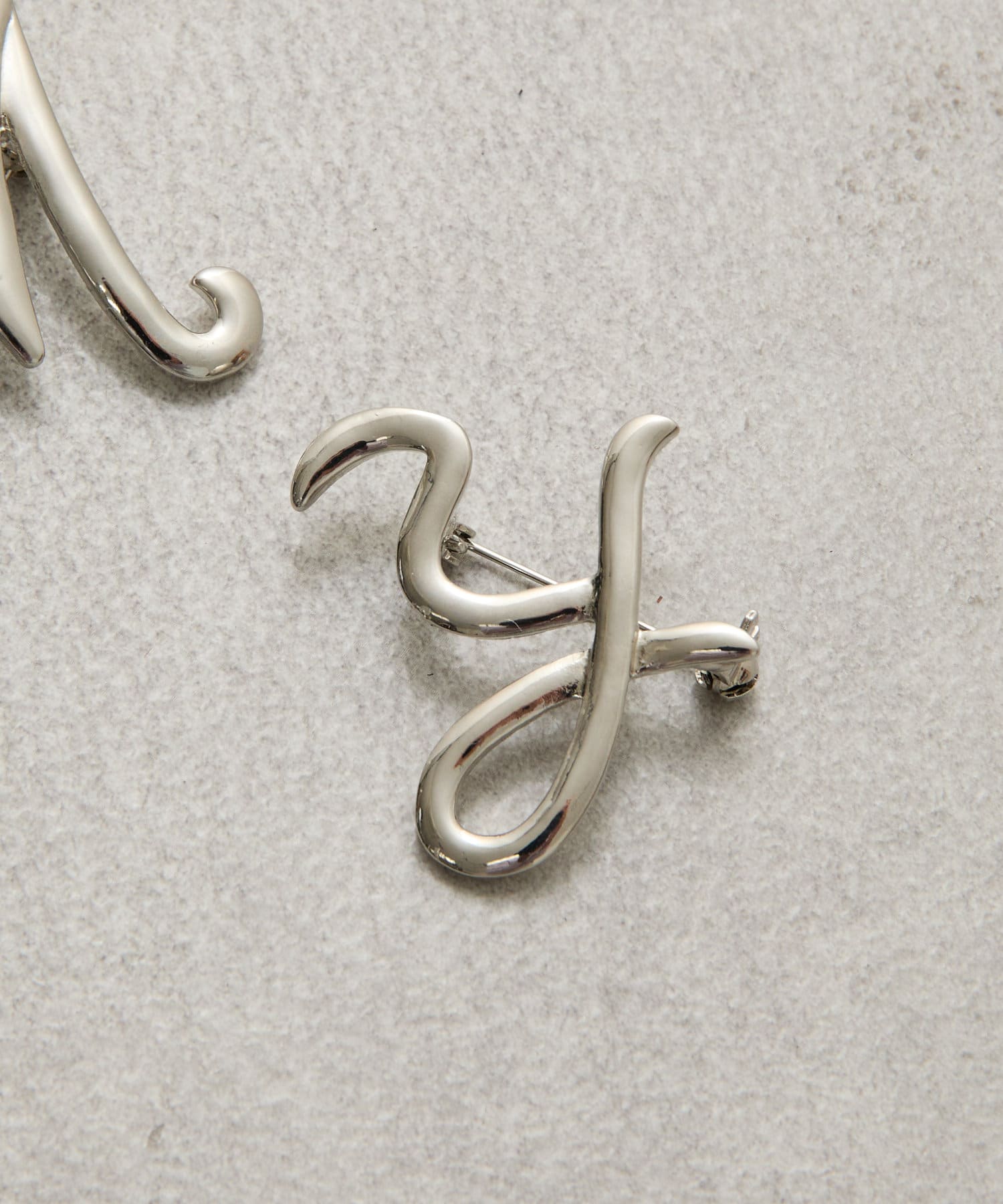 mystic(ミスティック) [Eau]alphabet brooch