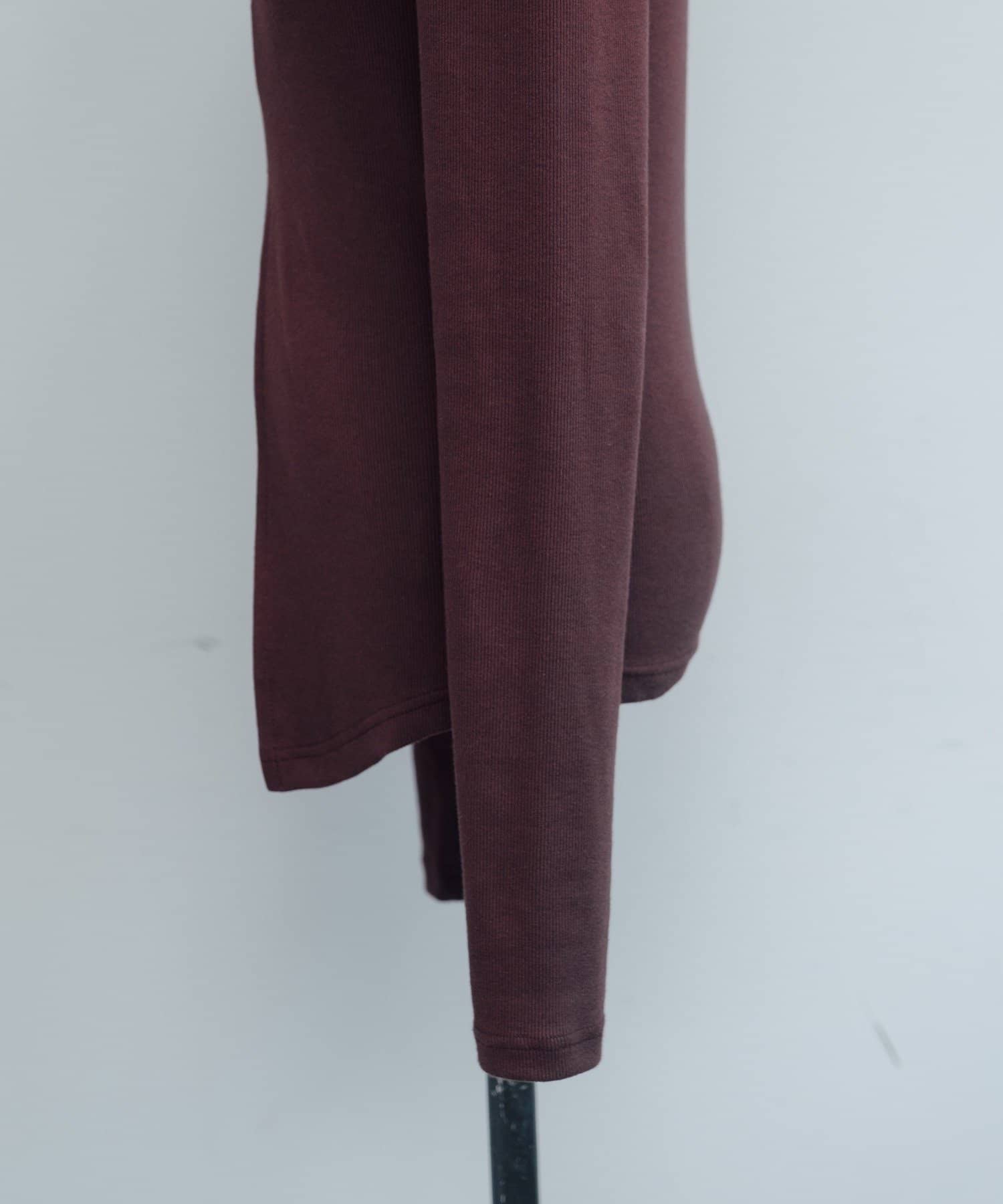 Pasterip(パセリ) Power shoulder slit Tee