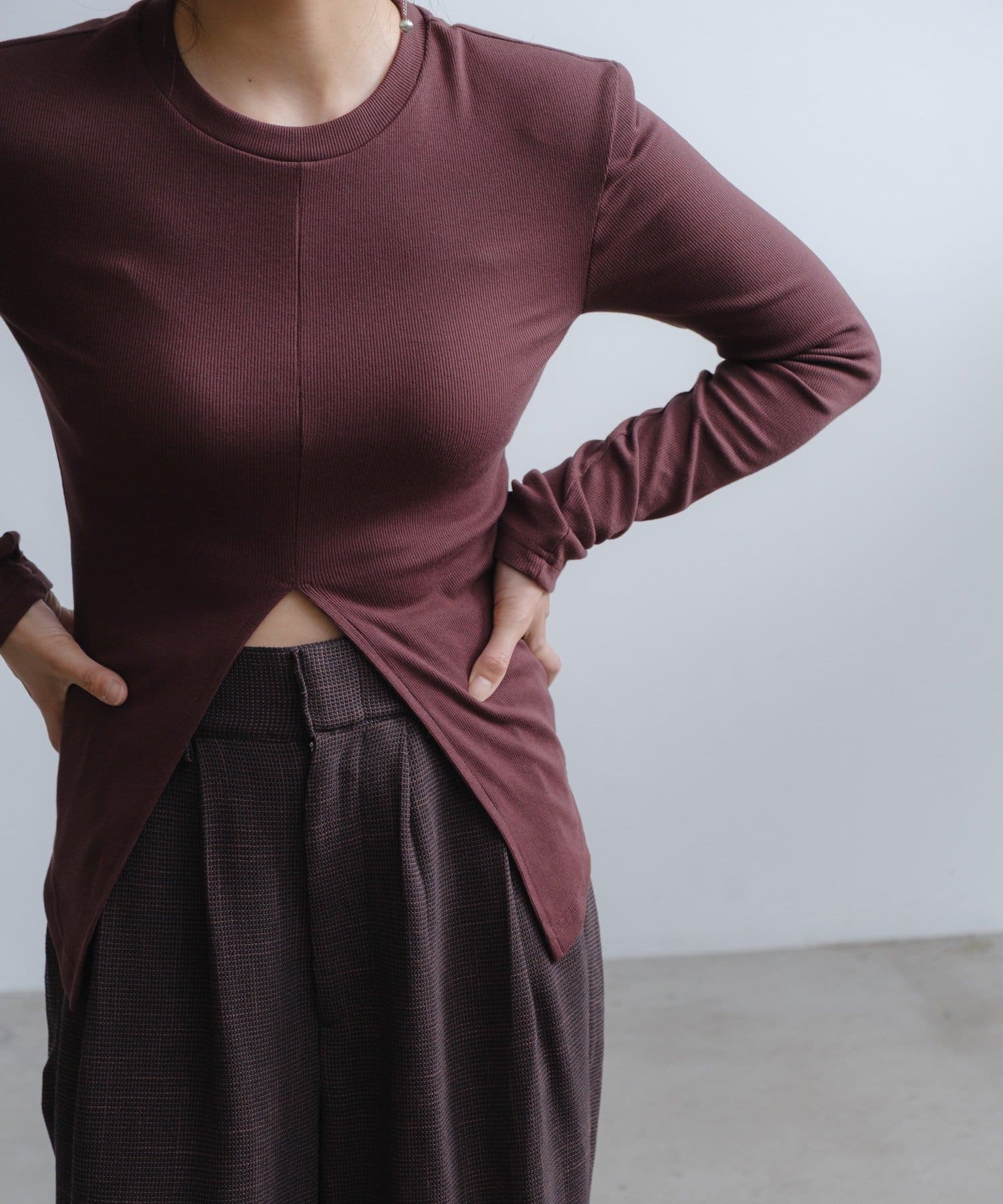 Pasterip(パセリ) Power shoulder slit Tee