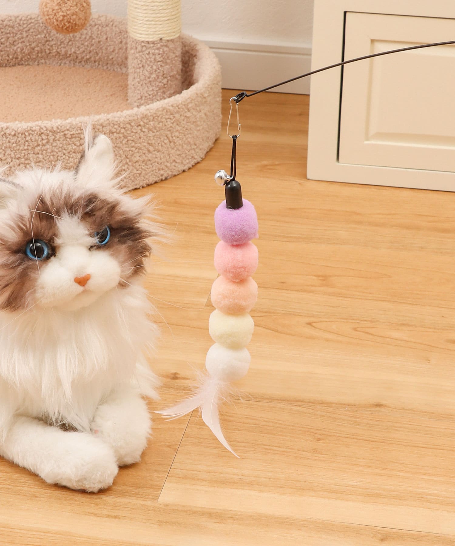 ねこ用ワイヤーおもちゃ | 3COINS(スリーコインズ)ライフスタイル  