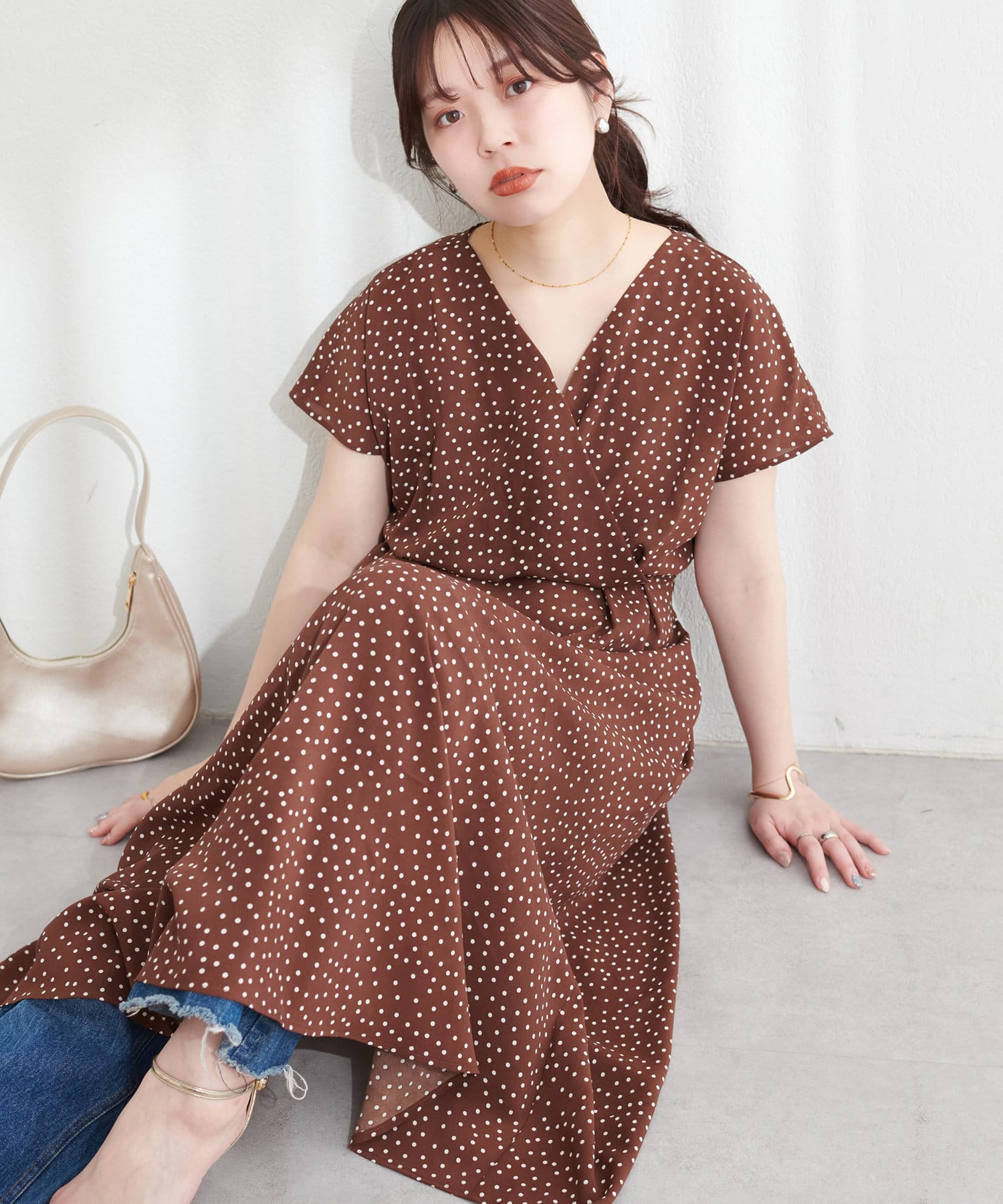 【2025SS natural couture】話題沸騰！カシュクールワンピースWEB限定カラー：ドット■Design一枚でレディな印象になれるデザイン。カシュクールデザインがシンプルすぎず、デコルテ