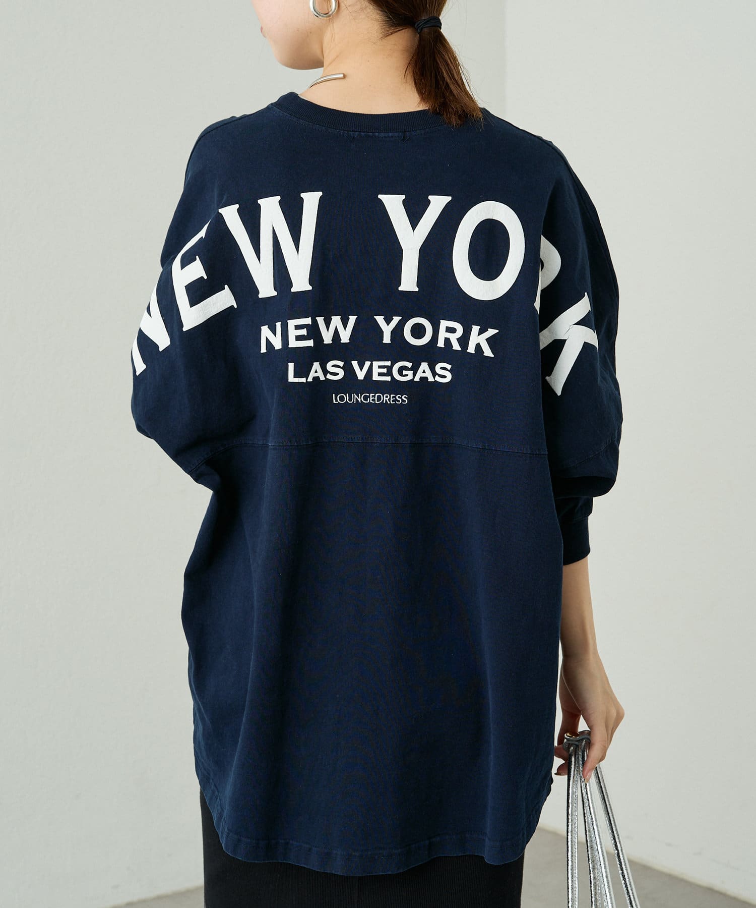 【Loungedress】 ラウンジドレスバックロゴシャツブルゾン 新品未使用 LOUNGEDRESS（ラウンジドレス）の「バックロゴプルオーバー