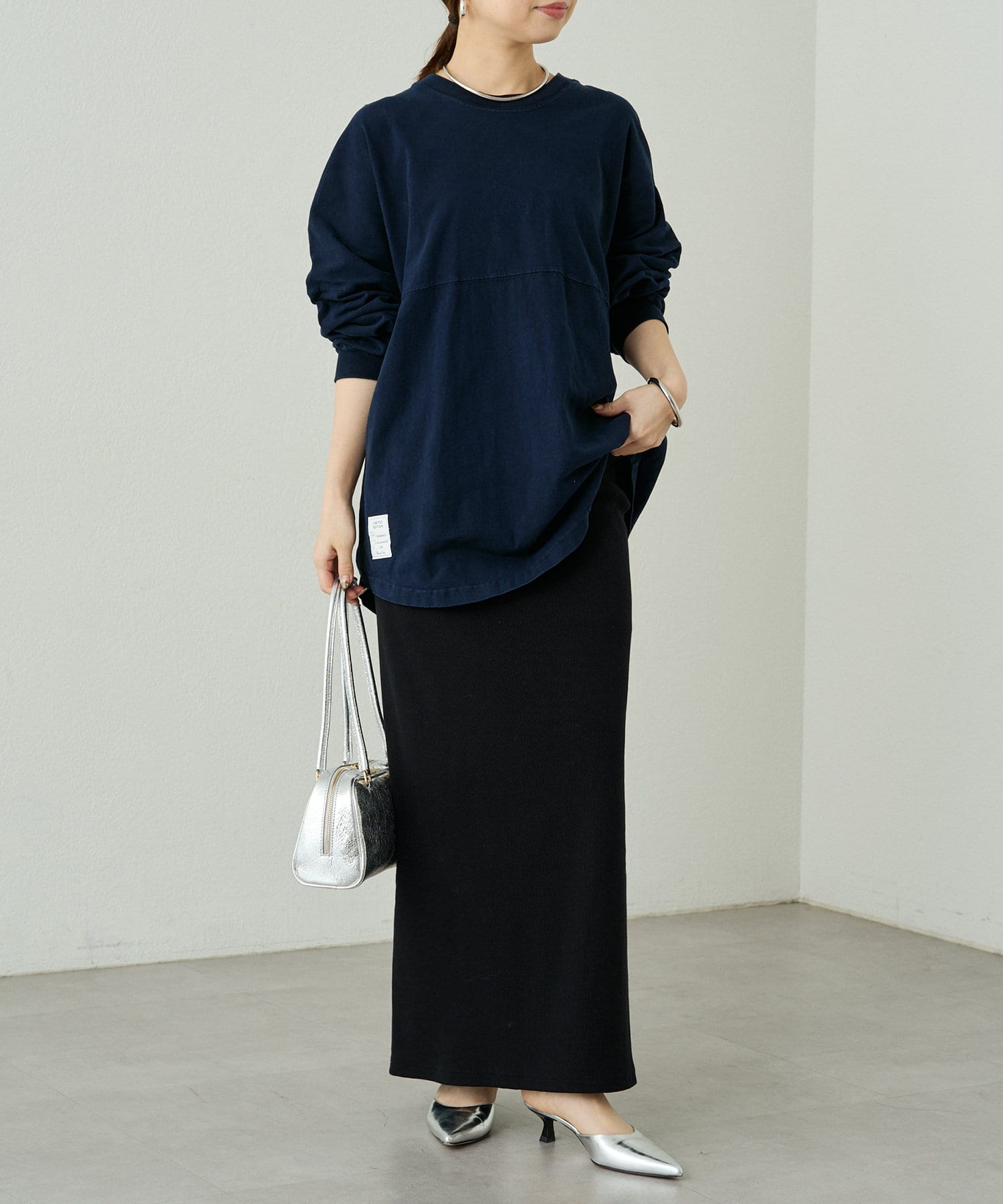 【Loungedress】 ラウンジドレスバックロゴシャツブルゾン 新品未使用 LOUNGEDRESS（ラウンジドレス）の「バックプリントシャツ