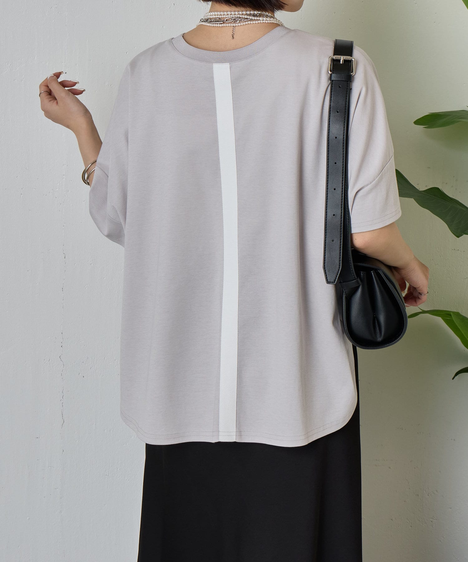 Jena　espace merveilleux(ジェナ　エスパスメルヴェイユ) 【ポンチョシルエットで可愛い／大人Tシャツ】バックテープカットソー