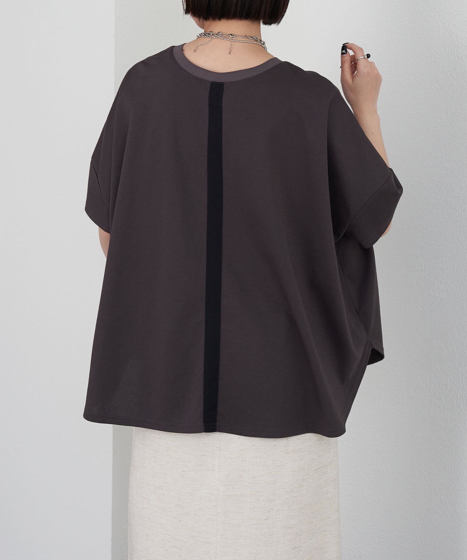 Jena　espace merveilleux(ジェナ　エスパスメルヴェイユ) 【ポンチョシルエットで可愛い／大人Tシャツ】バックテープカットソー