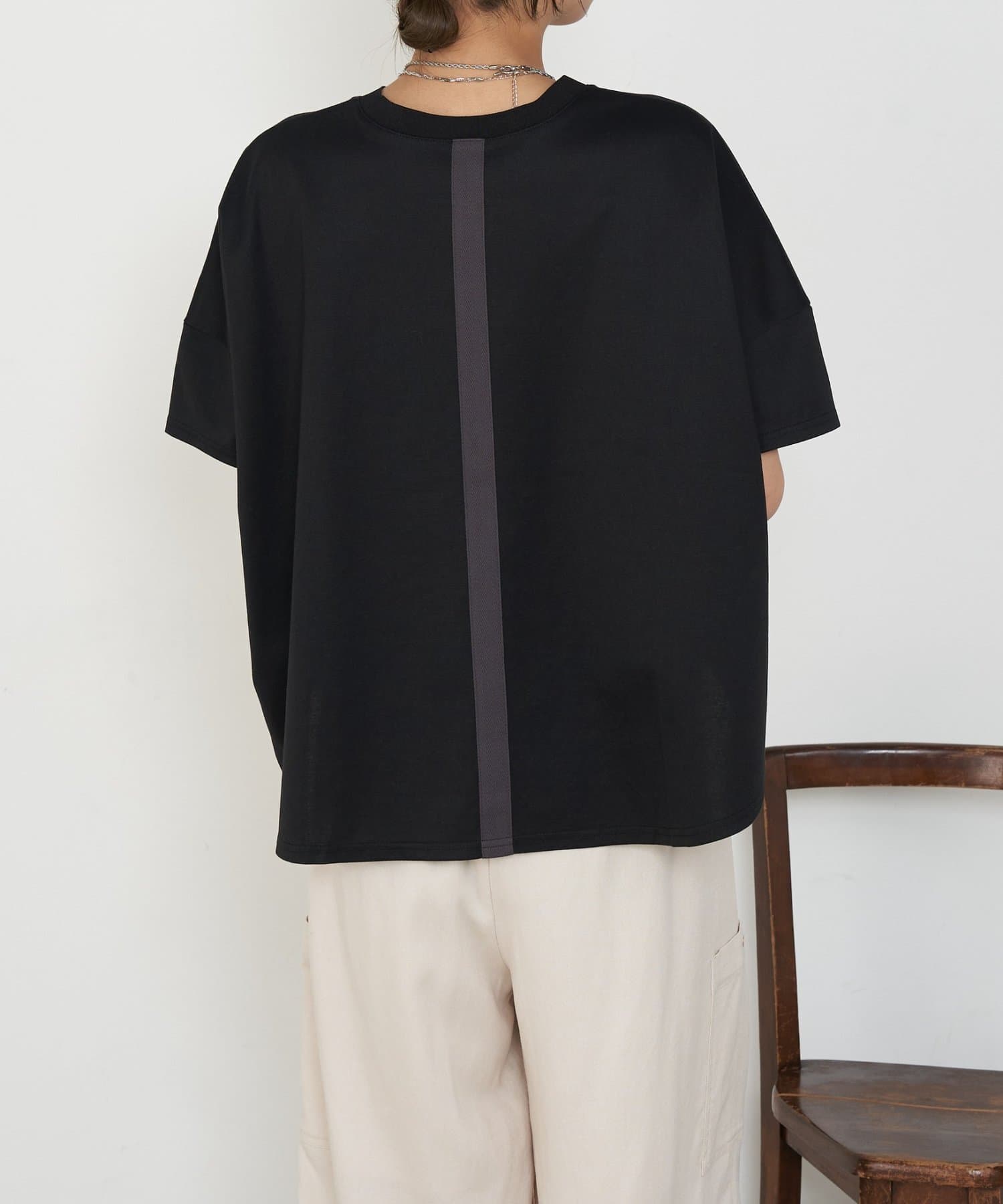 Jena　espace merveilleux(ジェナ　エスパスメルヴェイユ) 【ポンチョシルエット／大人Tシャツ】【WEB限定カラー】バックテープカットソー