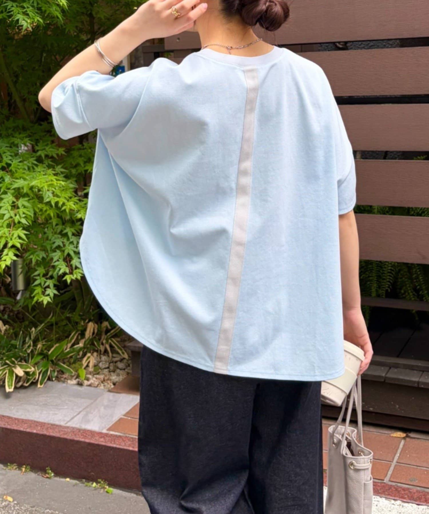 Jena　espace merveilleux(ジェナ　エスパスメルヴェイユ) 【お気に入り総選挙 第2位】【Tシャツなのに！？ほんのりツヤ感ポンチョT】【WEB限定カラー】バックテープカットソー