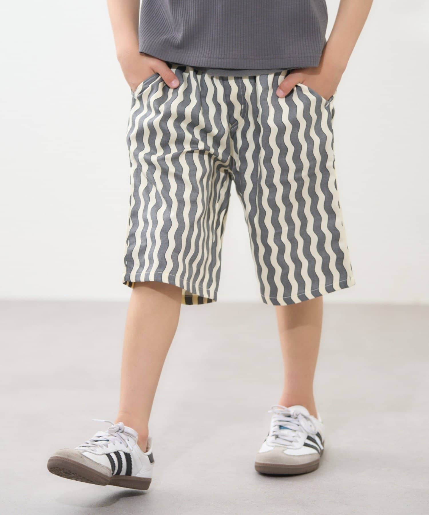 夏のお出かけにぴったり☆履くだけでおしゃれ見えする"プチプラパンツ"■デザイン1つは持っておきたい柄パンツがTYPYから登場！膝下丈になっていて、動きやすいのが嬉しいポイント◎ウエ