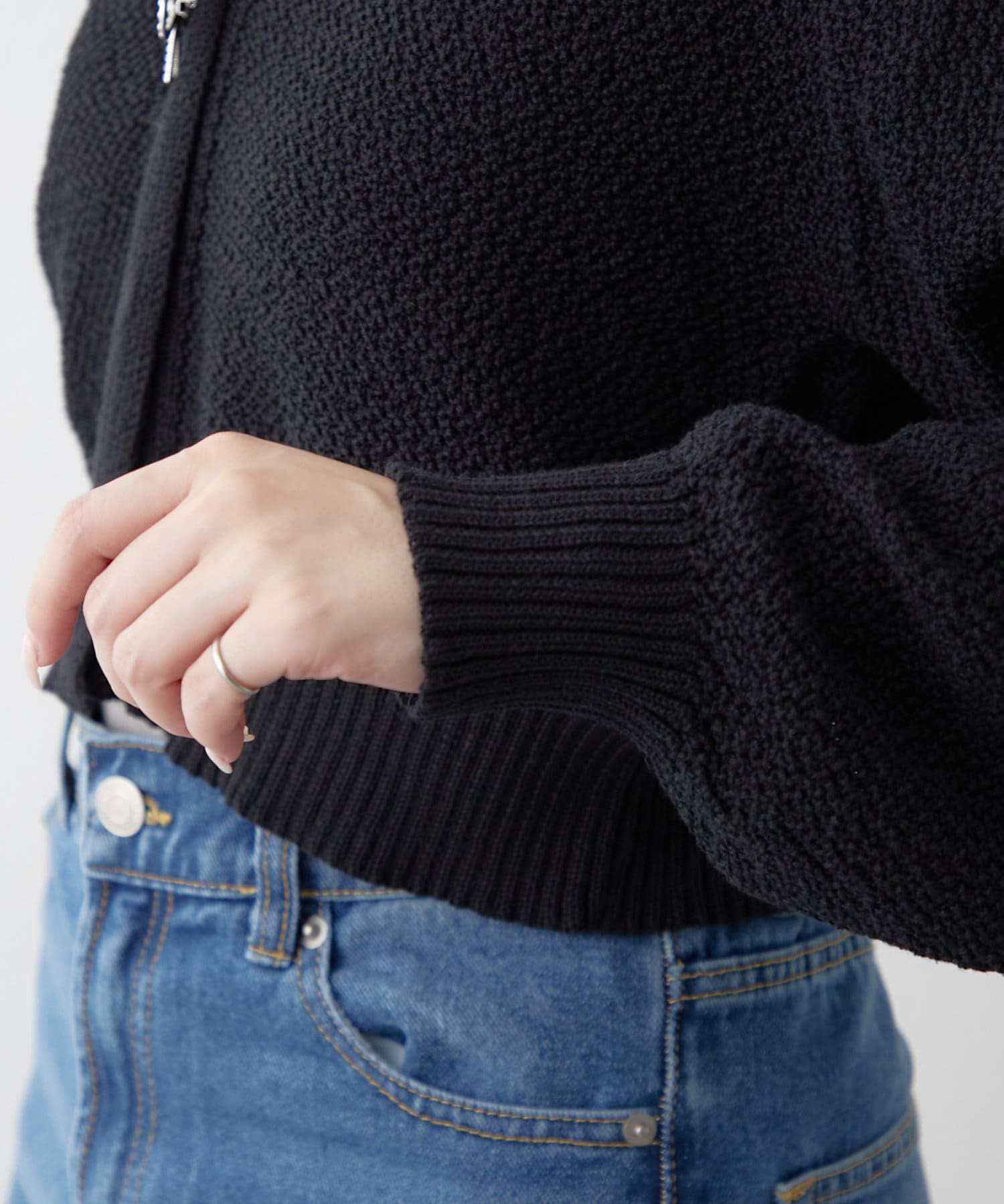 NICE CLAUP / OLIVE des OLIVE OUTLET(ナイスクラップ  / オリーブ デ オリーブ アウトレット) 【春の新作】【OUTLET限定】リボンブローチショートカーディガン