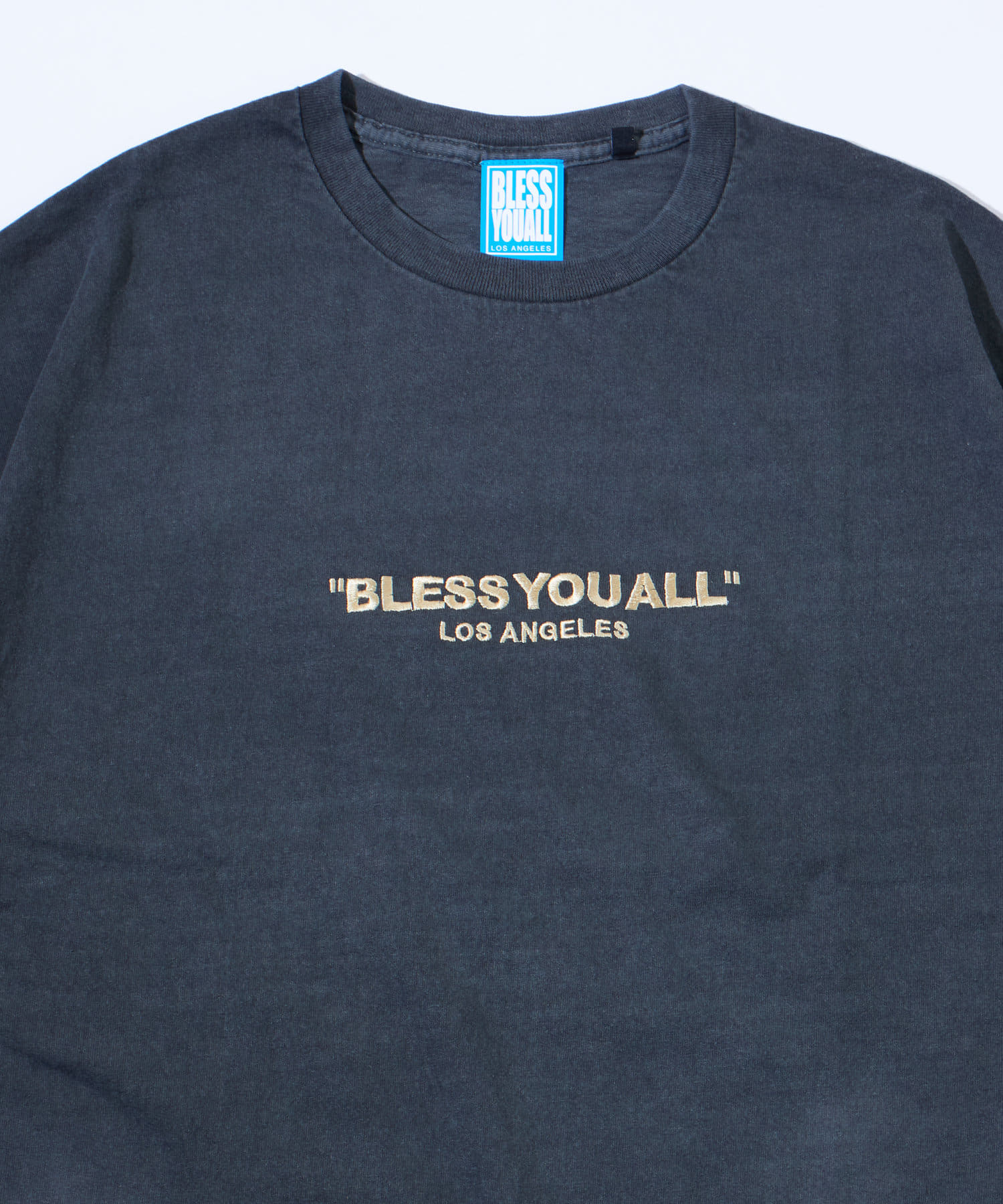 WHO’S WHO gallery(フーズフーギャラリー) WEB限定/2サイズ【BLESSYOU/ブレスユー】ピグメント刺繍ロゴTEE