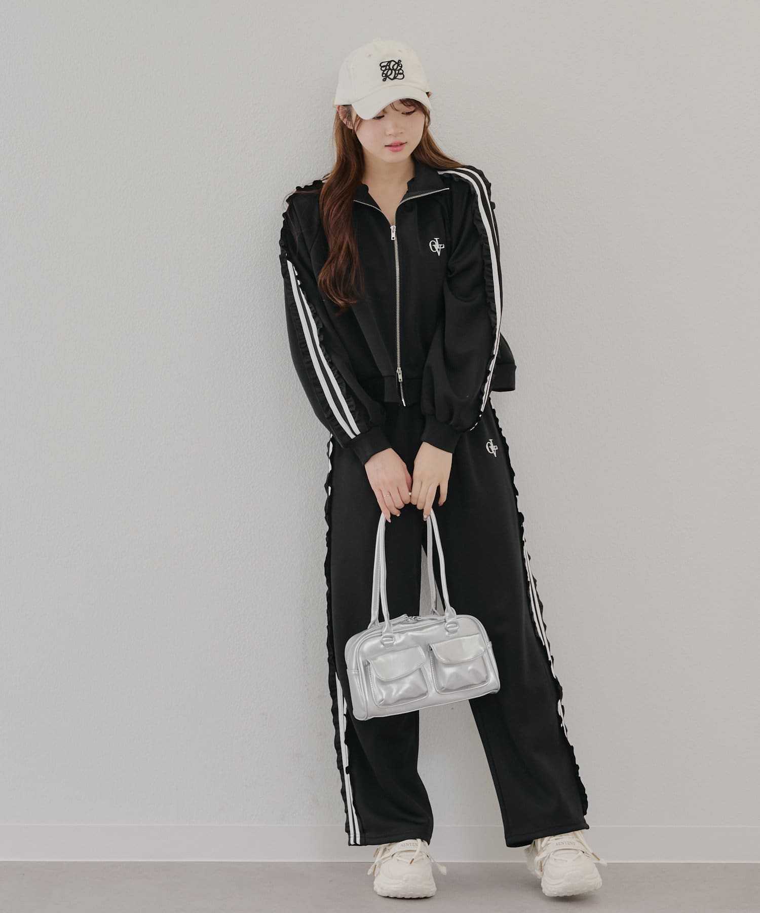 NICE CLAUP / OLIVE des OLIVE OUTLET(ナイスクラップ  / オリーブ デ オリーブ アウトレット) 【春の新作】【OUTLET限定】袖フリルジャージ