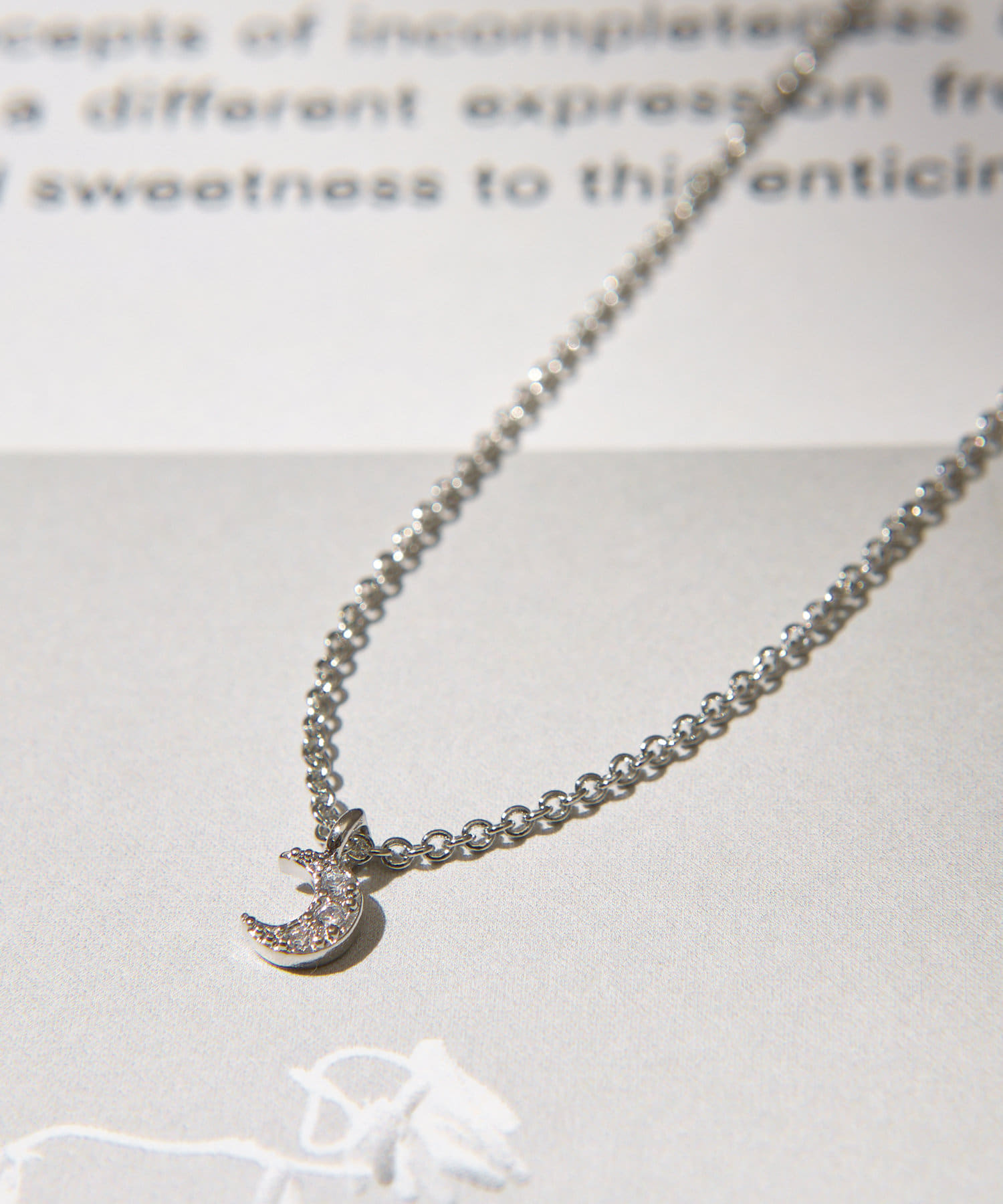 Lattice(ラティス) ムーンネックレス