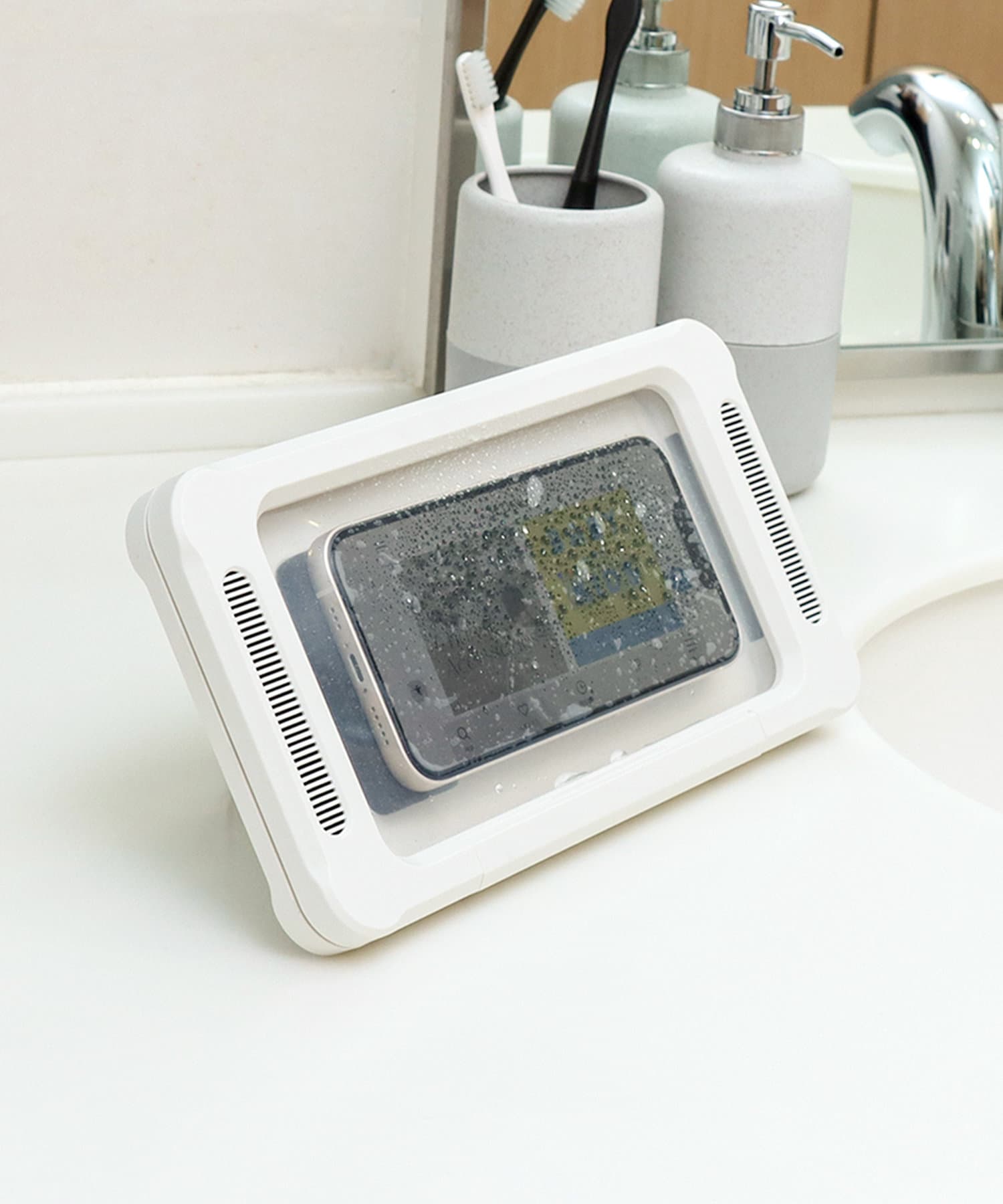 防水モバイルフォンケース　スリコ 防滴スマホケースplus | 3COINS(スリーコインズ)ライフスタイル