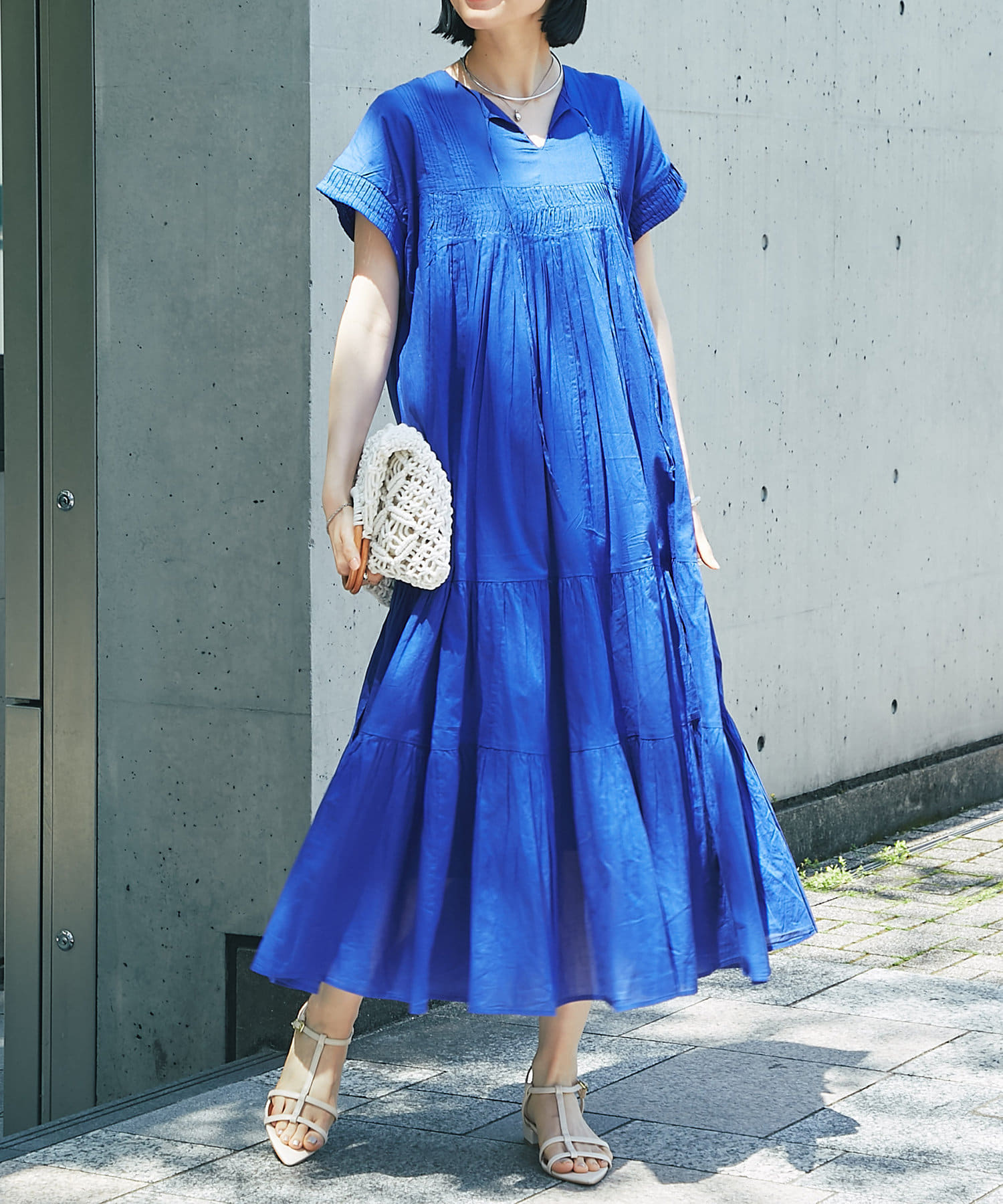 これ1枚で華やぐ主役級アイテムのワンピース商品ポイント・1枚着るだけで、華やかで女性らしいムードを演出してくれるワンピース◎・前後2WAYで着用ができ、その日の気分で着用時の変化を楽しめます。・タック