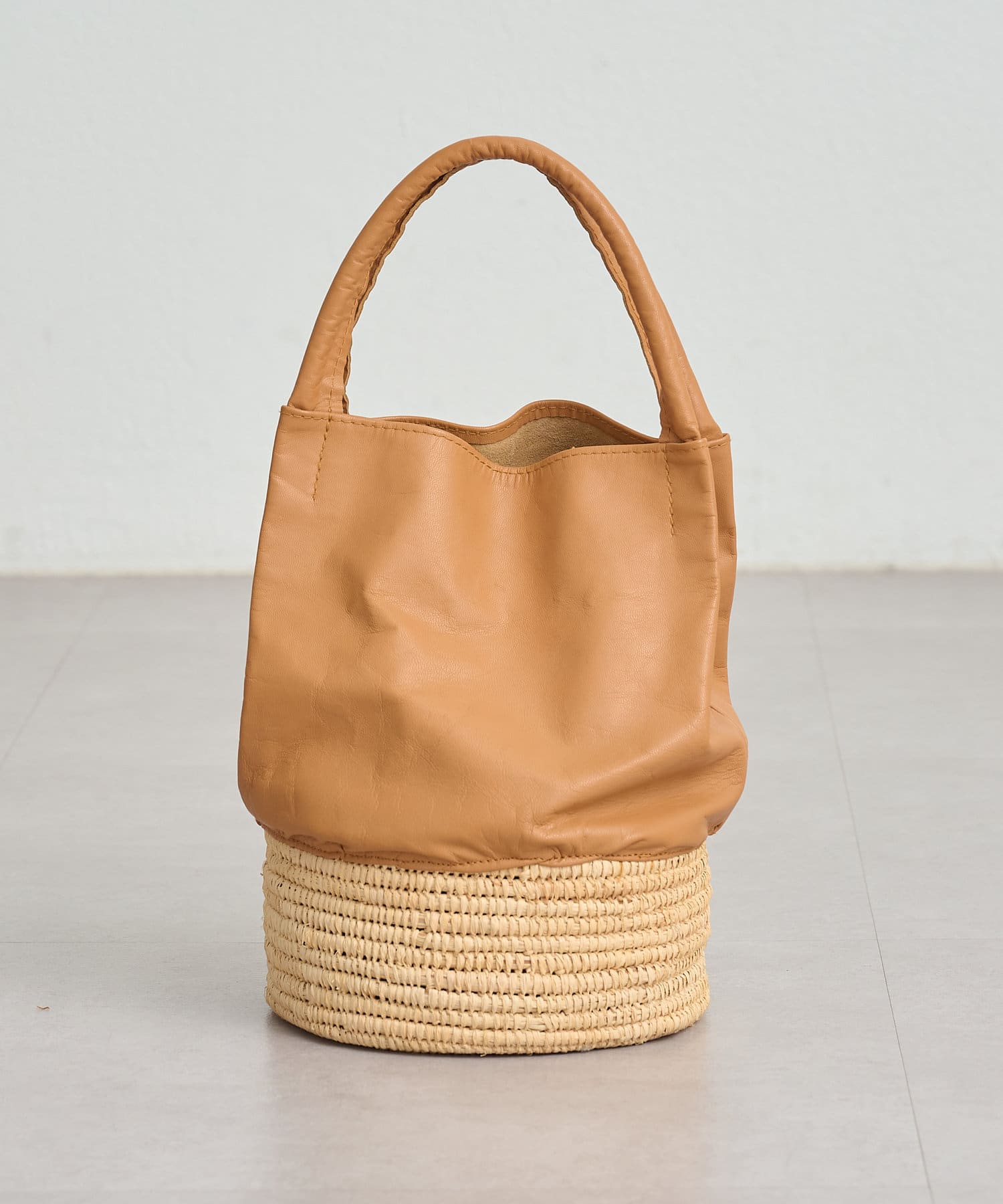 バッグ KECH LeS ESSENTIELS RAFFIA LEATHER FLAP セール】KECH LeS ESSENTIELS/ケッシュ ル エッセンシャル