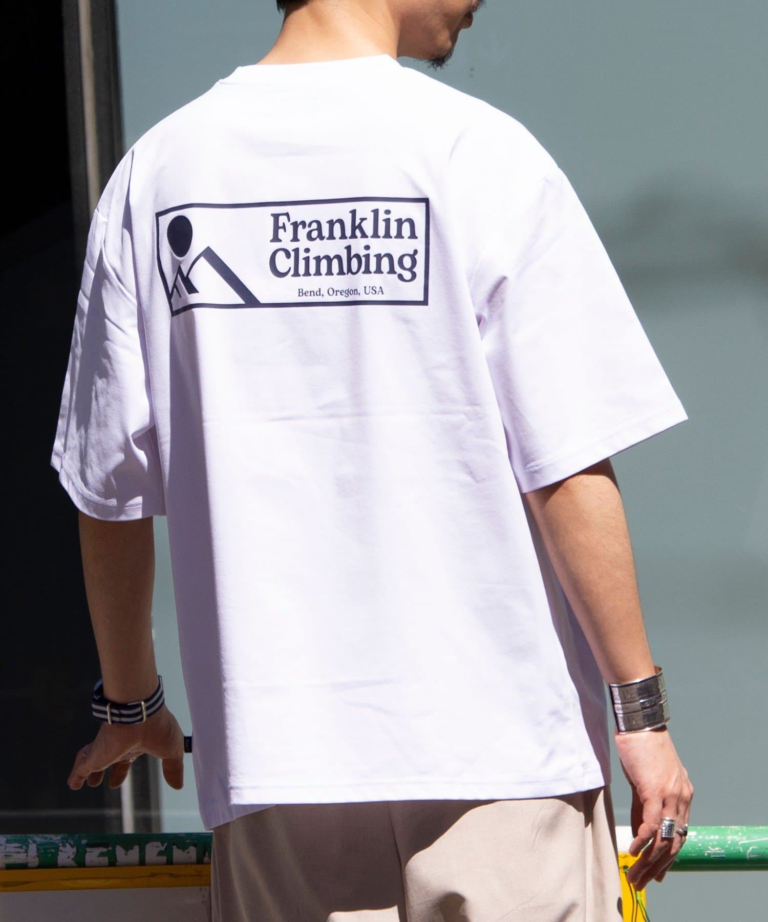 FREDY & GLOSTER(フレディ アンド グロスター) レディース 【Franklin Climbing】FLEX TECH バックプリントTシャツ ホワイト