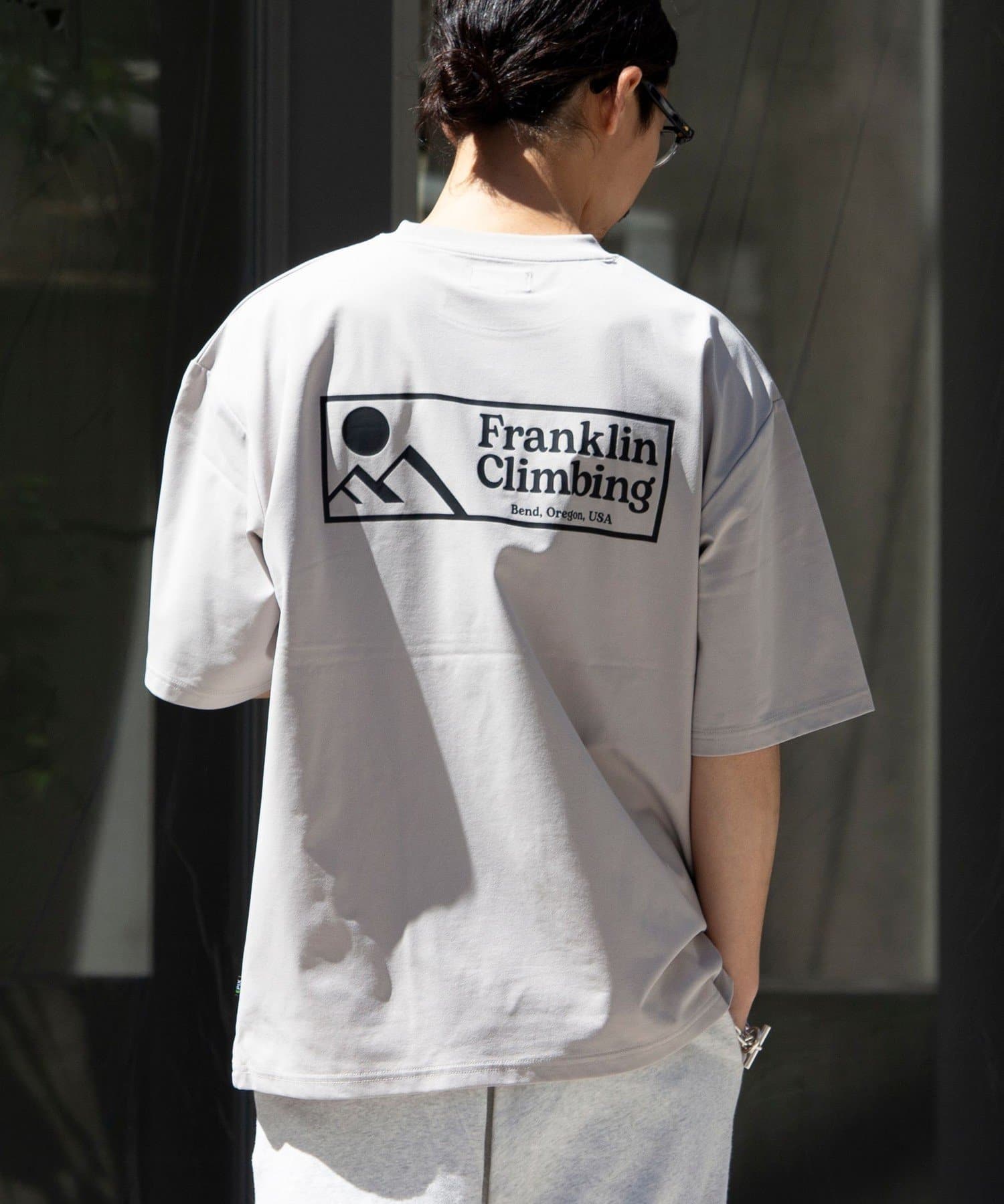 FREDY & GLOSTER(フレディ アンド グロスター) レディース 【Franklin Climbing】FLEX TECH バックプリントTシャツ グレー