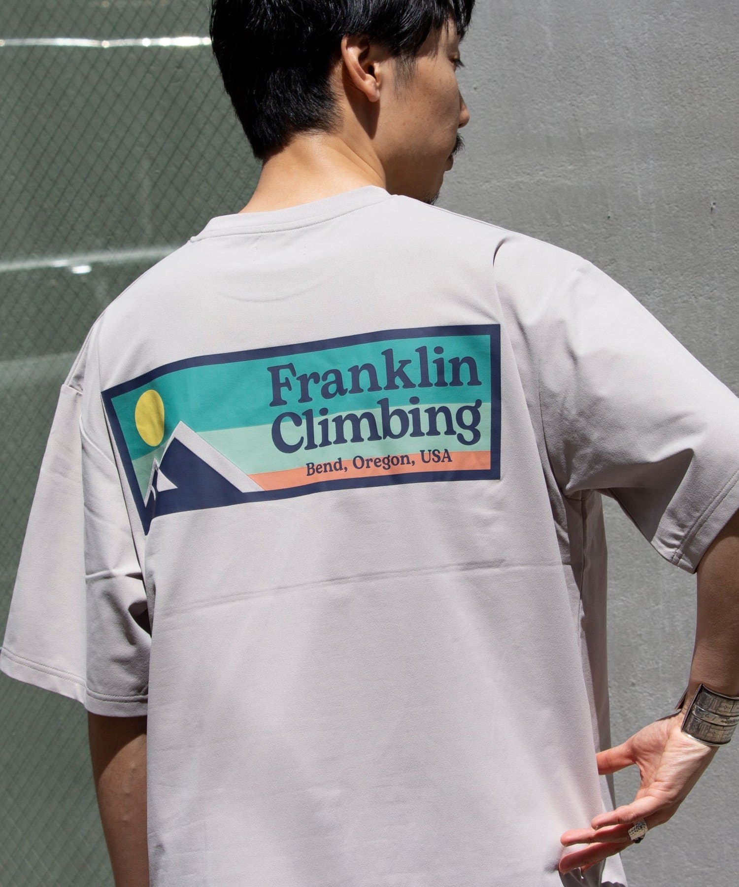 FREDY & GLOSTER(フレディ アンド グロスター) レディース 【Franklin Climbing】FLEX TECH バックプリントロゴT グレー