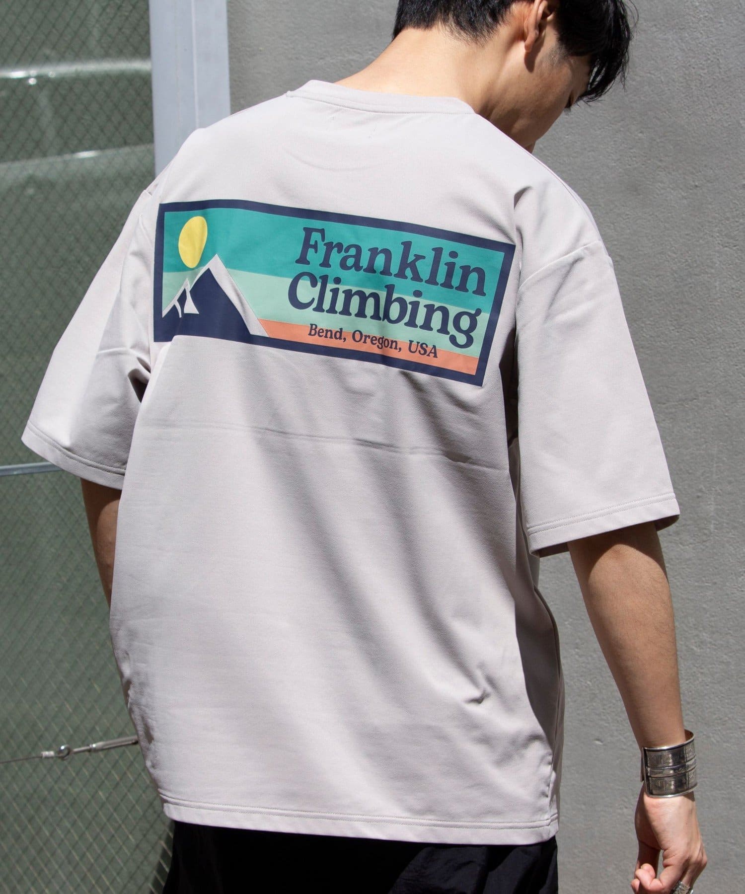 FREDY & GLOSTER(フレディ アンド グロスター) 【Franklin Climbing】FLEX TECH バックプリントロゴT