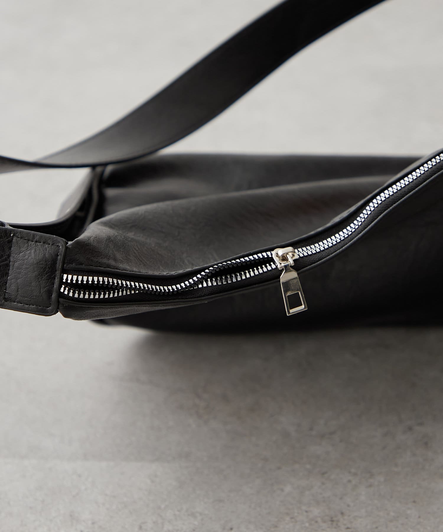 Remind me and forever(リマインドミーアンドフォーエバー) 【WEB限定】【さやべび×NUNIFE】合皮ショルダーBAG