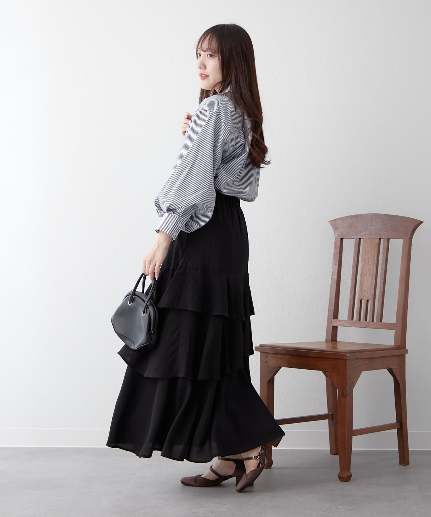 NICE CLAUP / OLIVE des OLIVE OUTLET(ナイスクラップ  / オリーブ デ オリーブ アウトレット) 【春の新作】【ON・OFF問わず着まわせる】後レースアップＡラインブラウス