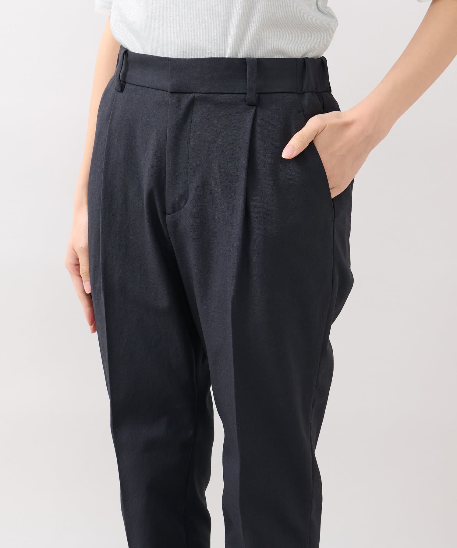 La boutique BonBon(ラブティックボンボン) 【涼しくて美脚】ドライオックステーパードパンツ