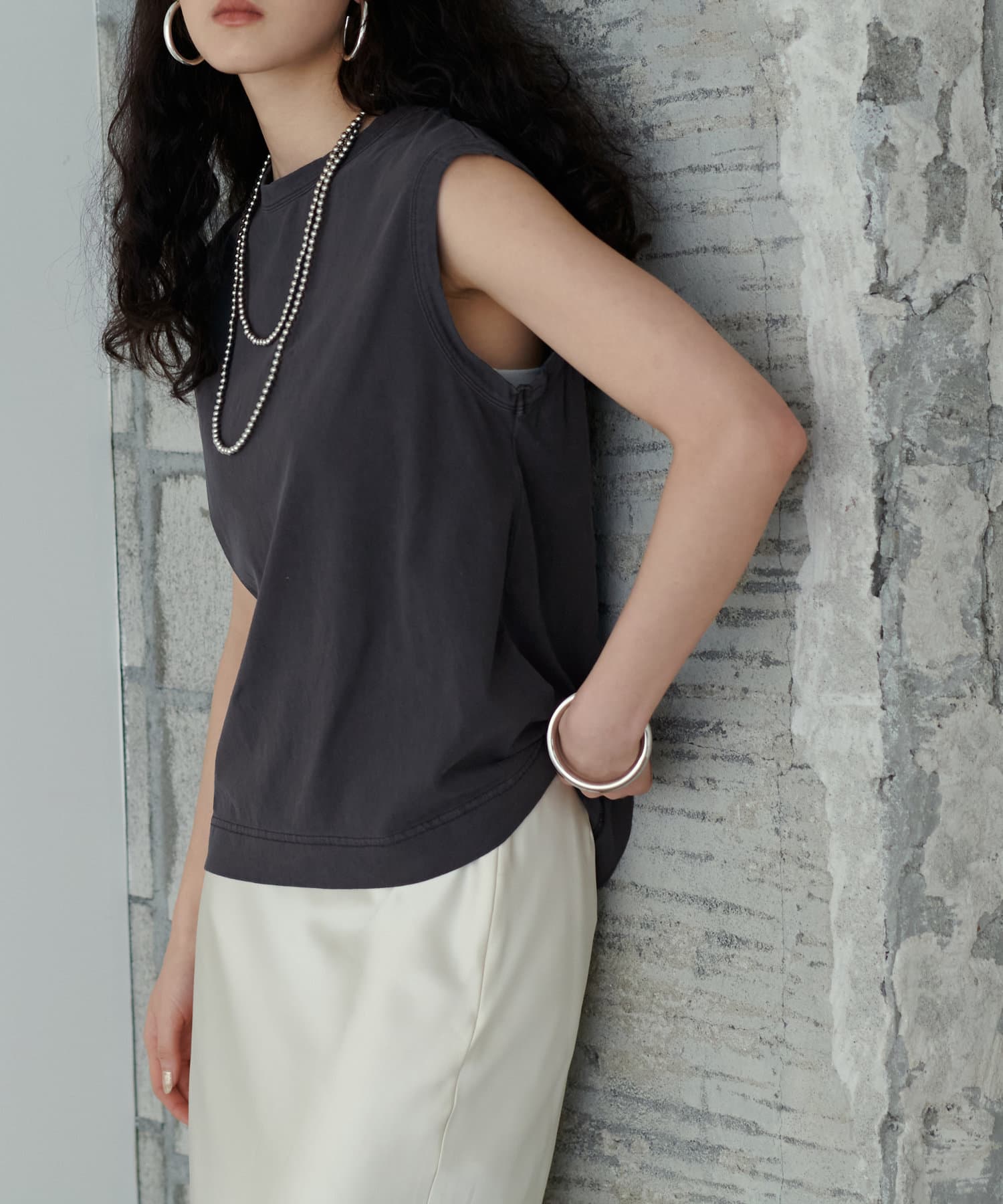 NICE CLAUP / OLIVE des OLIVE OUTLET(ナイスクラップ  / オリーブ デ オリーブ アウトレット) 【LARUTA】ピグメントクルーネックノースリT