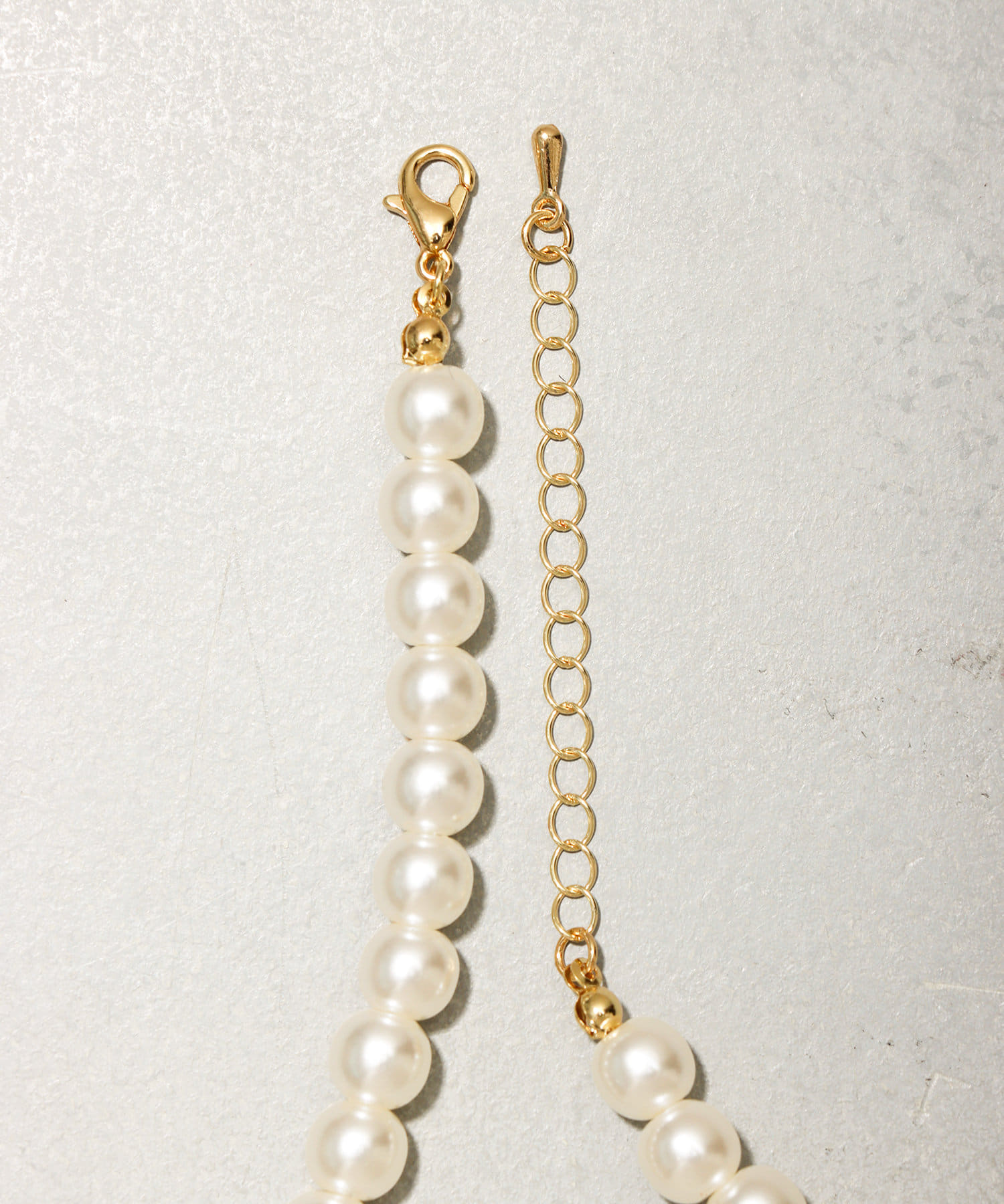 3COINS(スリーコインズ) ショートパールネックレス