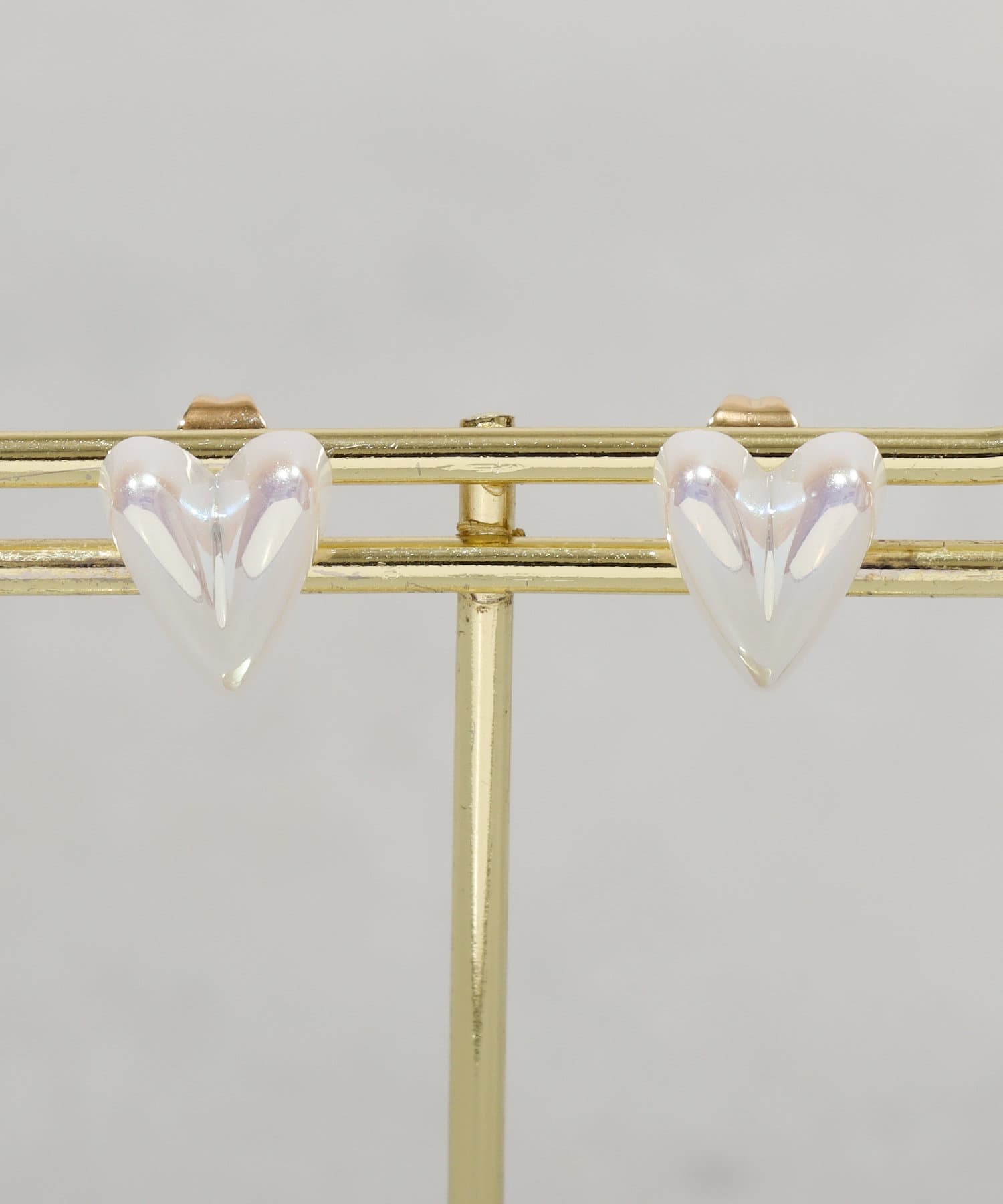 3COINS(スリーコインズ) オーロラパールハートピアス