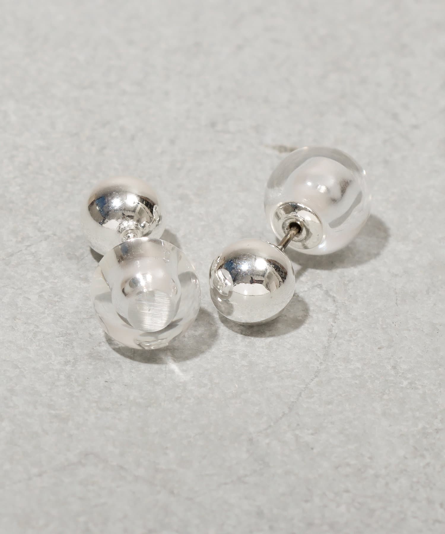3COINS(スリーコインズ) アシンメトリーボールピアス