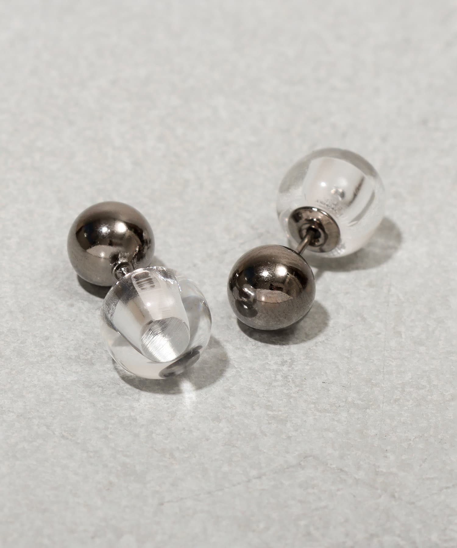3COINS(スリーコインズ) アシンメトリーボールピアス