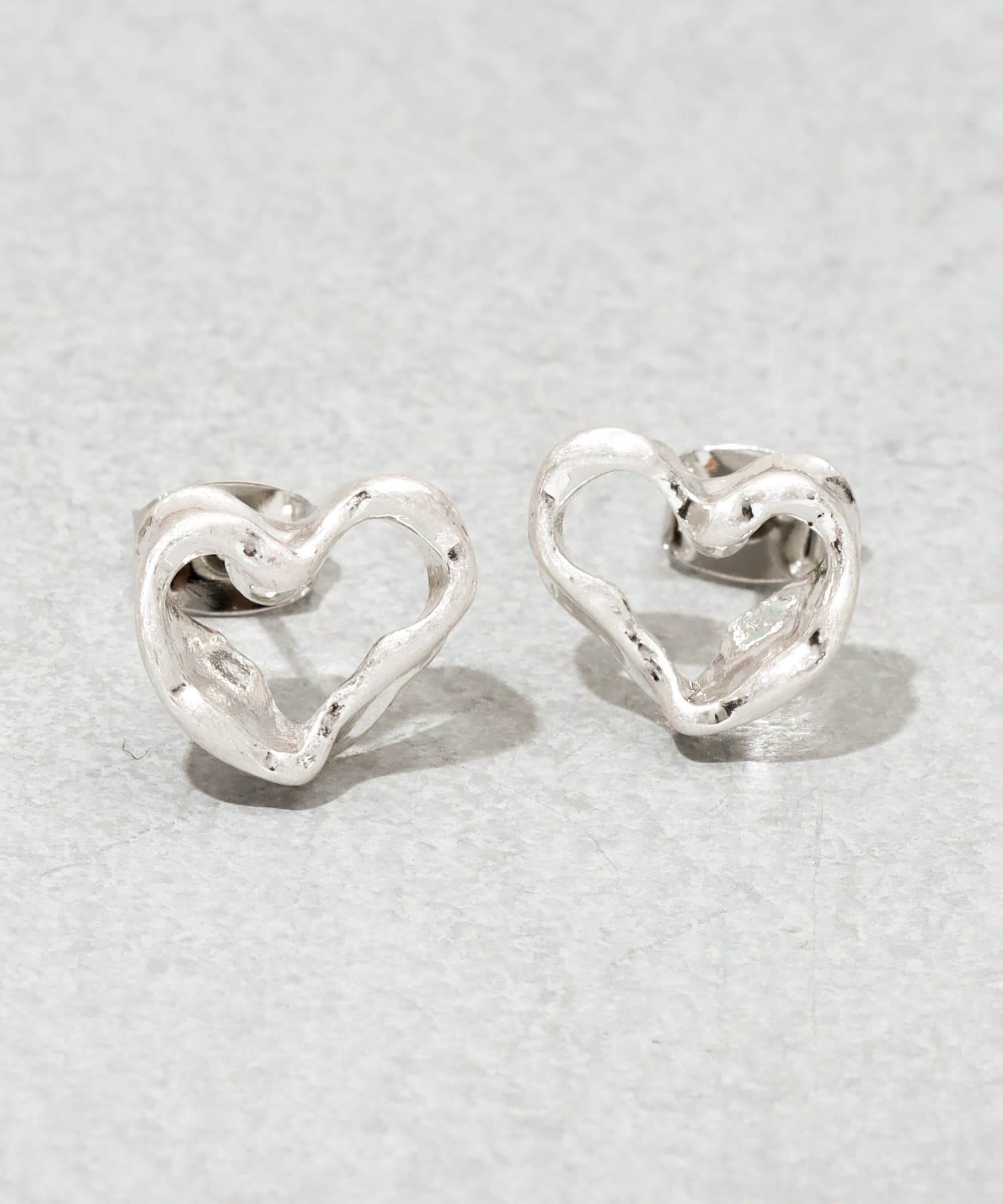 3COINS(スリーコインズ) クリヌキハートメタルピアス