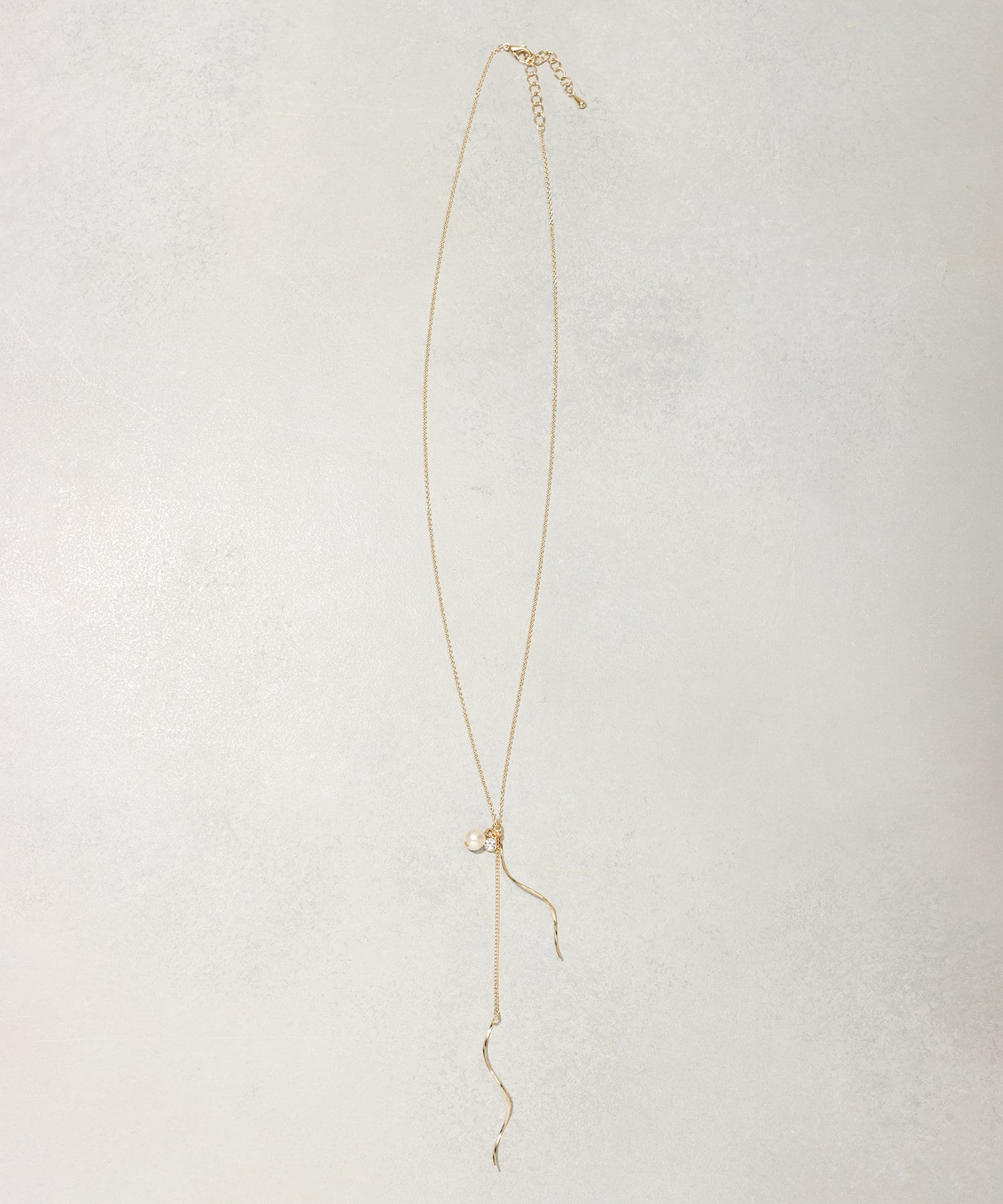 3COINS(スリーコインズ) スパイラルパールロングネックレス